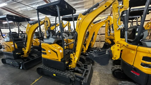 1.8 Ton, Kubota Diesel Engine Mini Excavator | AGT-SE17SR - Image 2