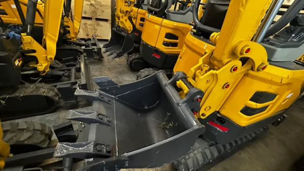 1.8 Ton, Kubota Diesel Engine Mini Excavator | AGT-SE17SR - Image 4