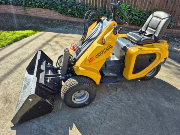 0.7 Ton, RATO Engine Front End Mini Loader | HR230 - Image 4