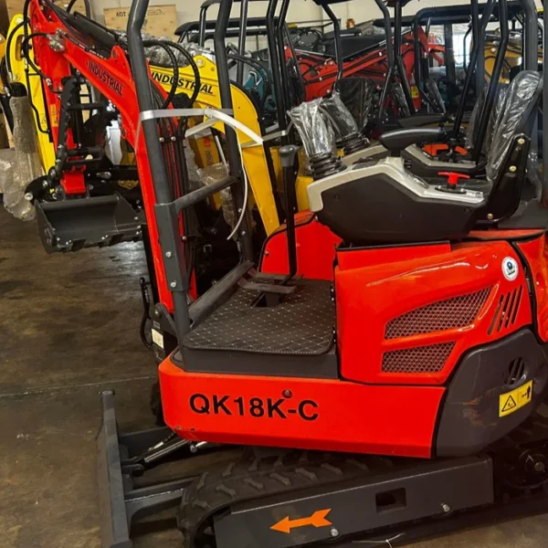 1.4 Ton, Kubota Engine Mini Excavator w/ Side Swing Boom, & Hydraulic Thumb | AGT-QK18K-C - Image 4