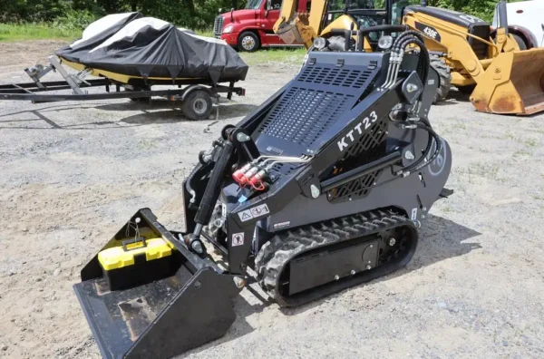 1 Ton, RATO Engine Mini Stand On Skid Steer Track Loader | AGT-KTT23 - Image 2