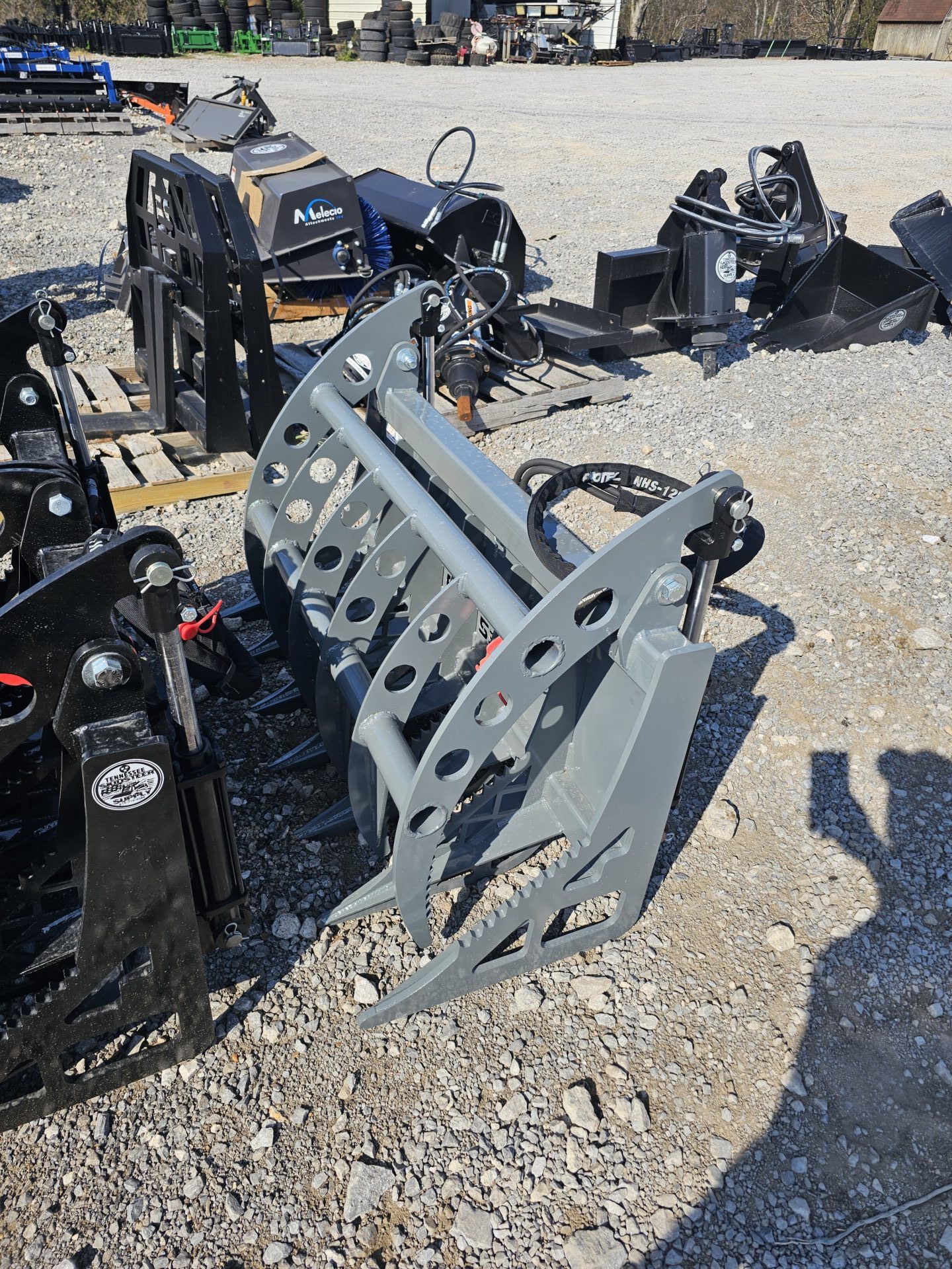 BPT 48″ Extreme Duty Mini Skid Root Grapple - Image 2