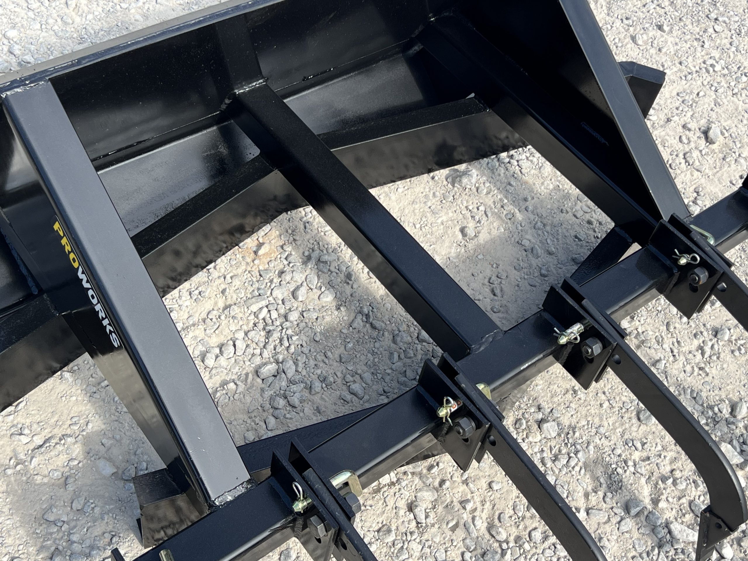 84″ Leveling Spreader Grading Bar Plane with Rippers Attachment Fits Skid Steer - Image 7