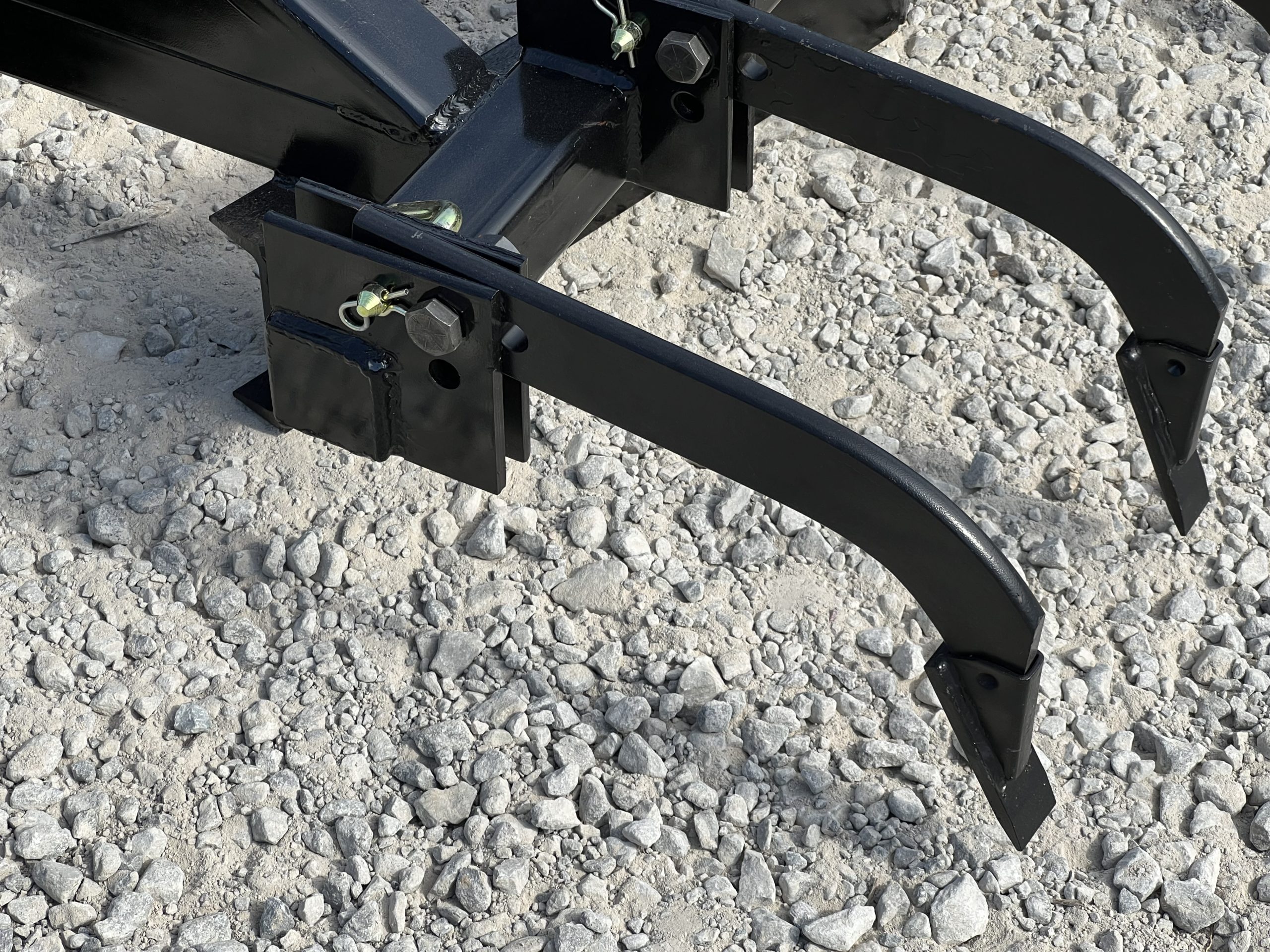 84″ Leveling Spreader Grading Bar Plane with Rippers Attachment Fits Skid Steer - Image 8