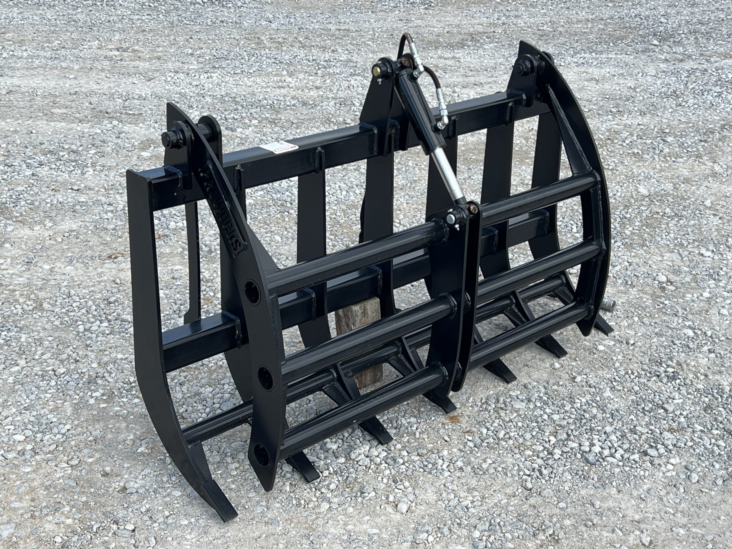 60″ Compact Tractor Root Rake Clam Grapple Attachment Fits Skid Steer Quick Attach - Image 3