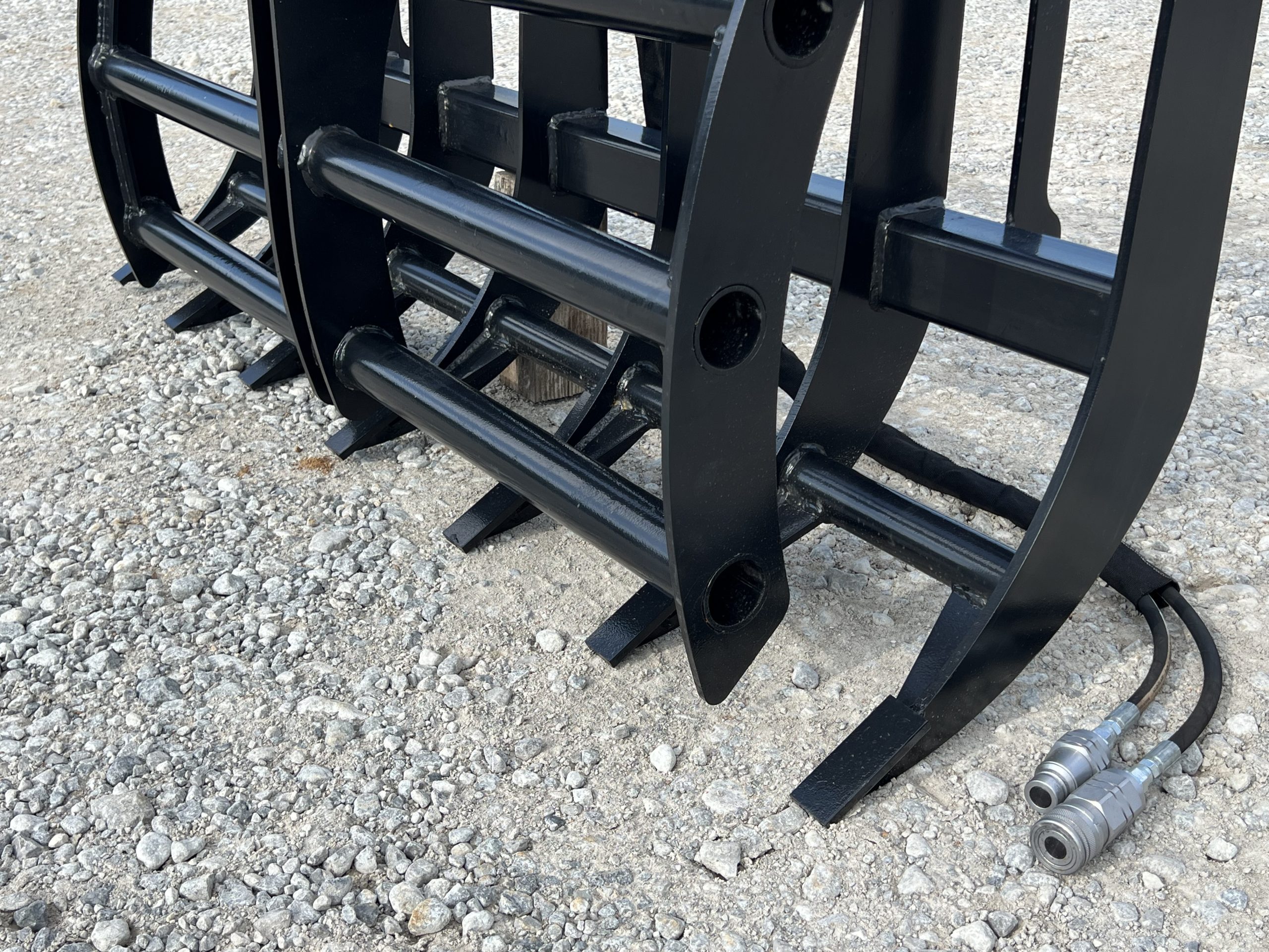 60″ Compact Tractor Root Rake Clam Grapple Attachment Fits Skid Steer Quick Attach - Image 9