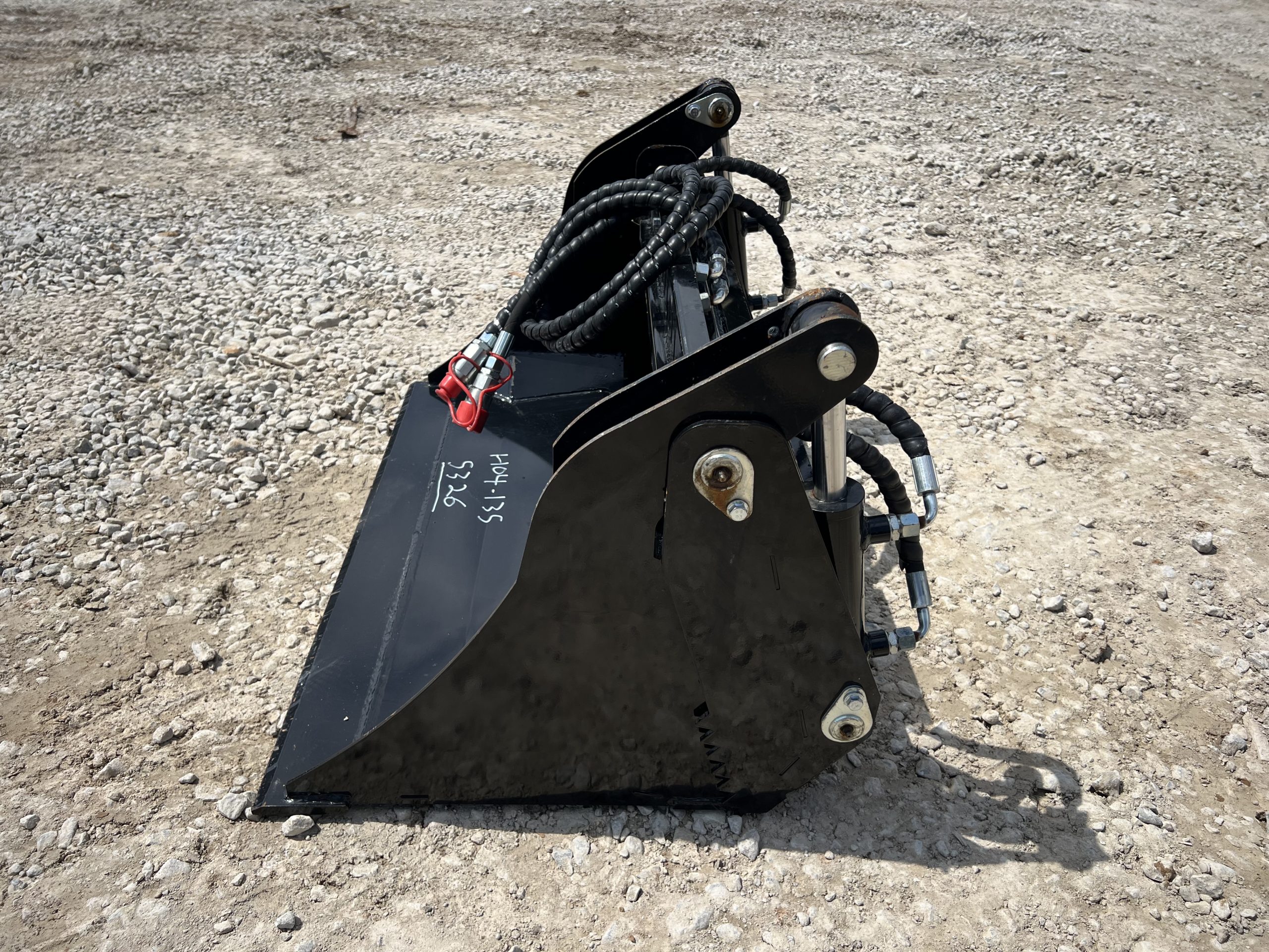 39″ 4-IN-1 Multi Purpose Smooth Bucket Attachment Fits Mini Skid Steer Universal - Image 5