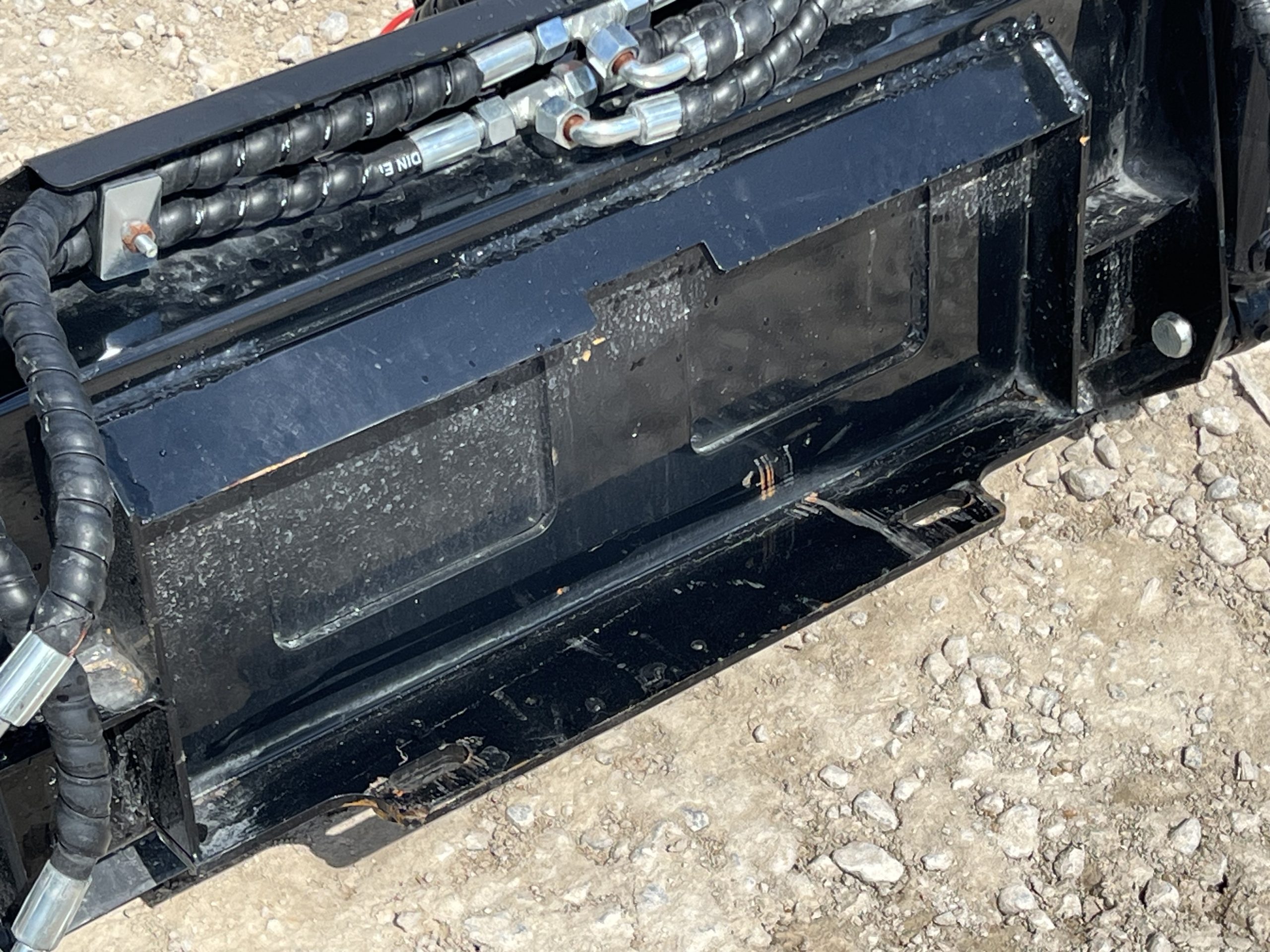 39″ 4-IN-1 Multi Purpose Smooth Bucket Attachment Fits Mini Skid Steer Universal - Image 9