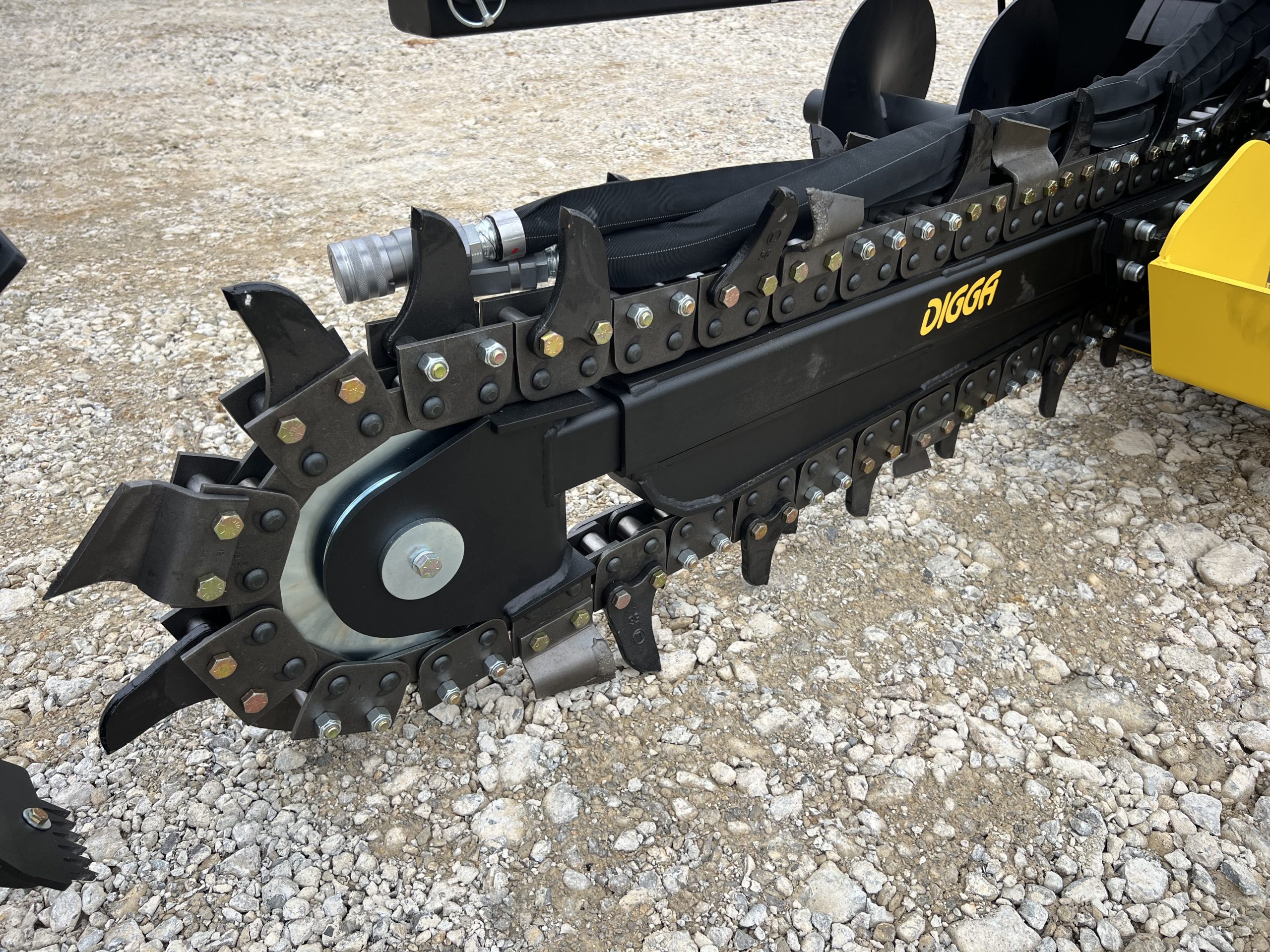 Digga 48″ x 6″ High Flow Bigfoot Combo Trencher Attachment Fits Skid Steer Quick Attach - Image 10