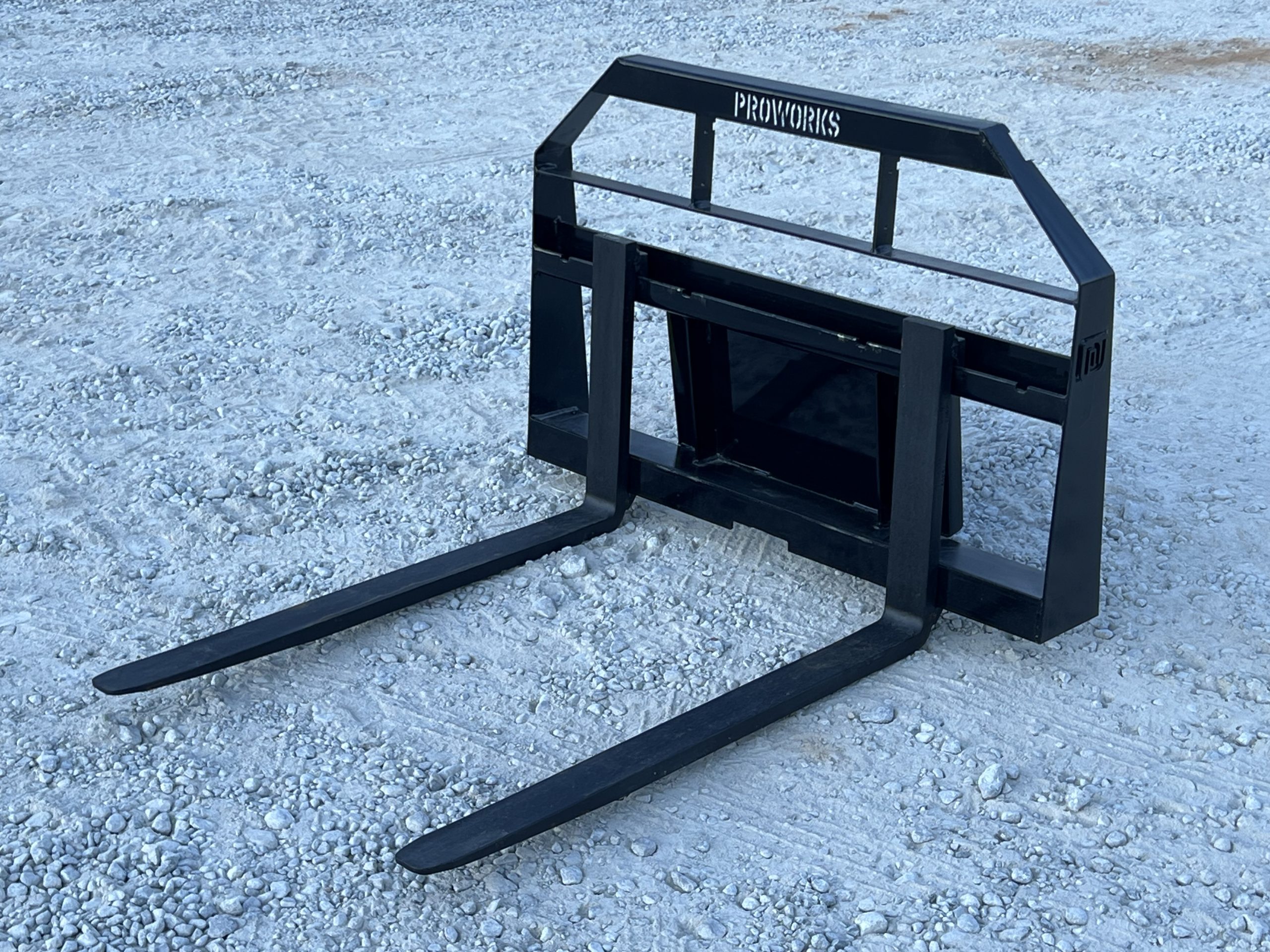 42″ Long 2,200 Pound Wide Rail Pallet Fork Attachment Fits Mini Universal Skid Steer - Image 2