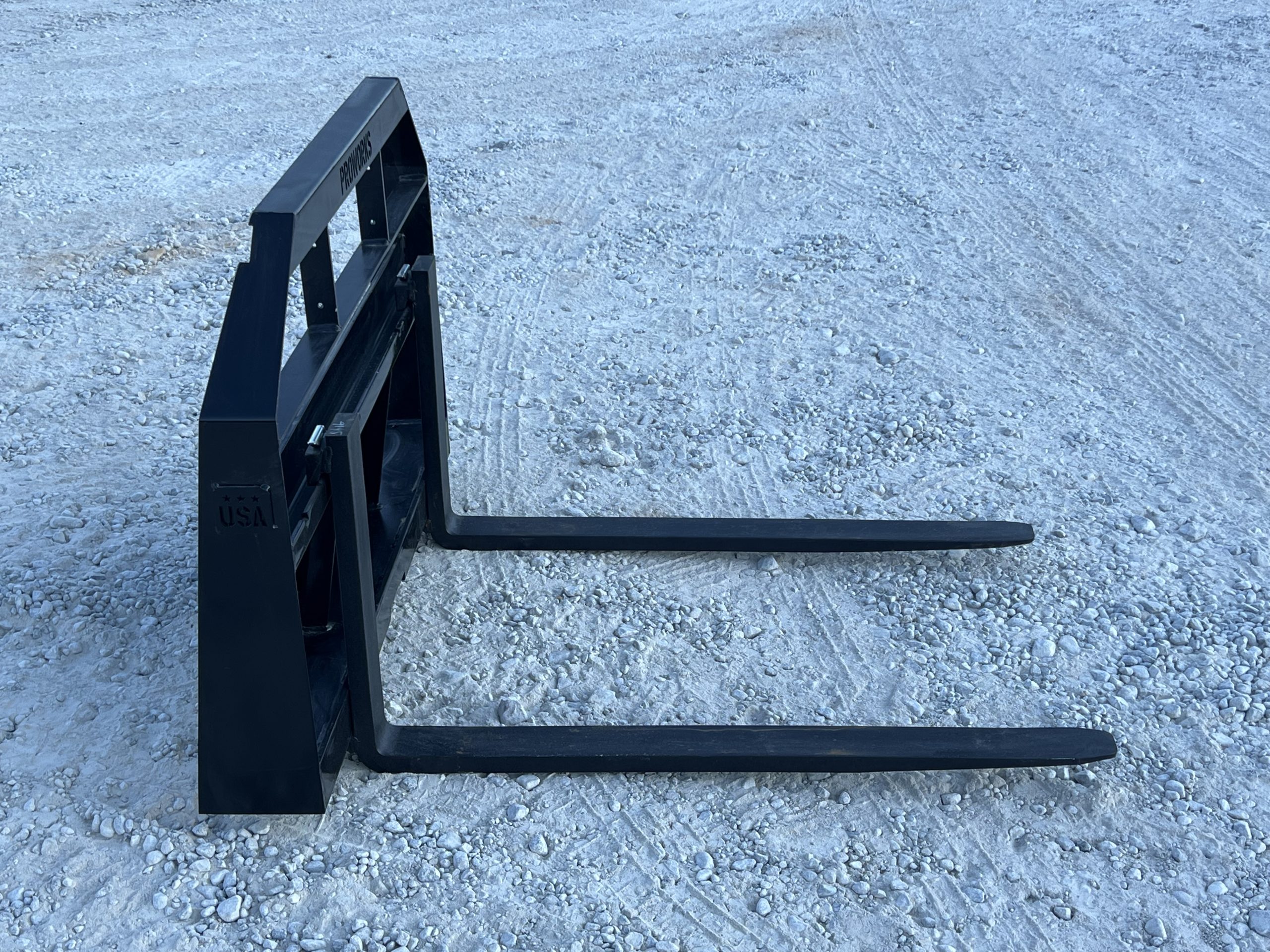 42″ Long 2,200 Pound Wide Rail Pallet Fork Attachment Fits Mini Universal Skid Steer - Image 5