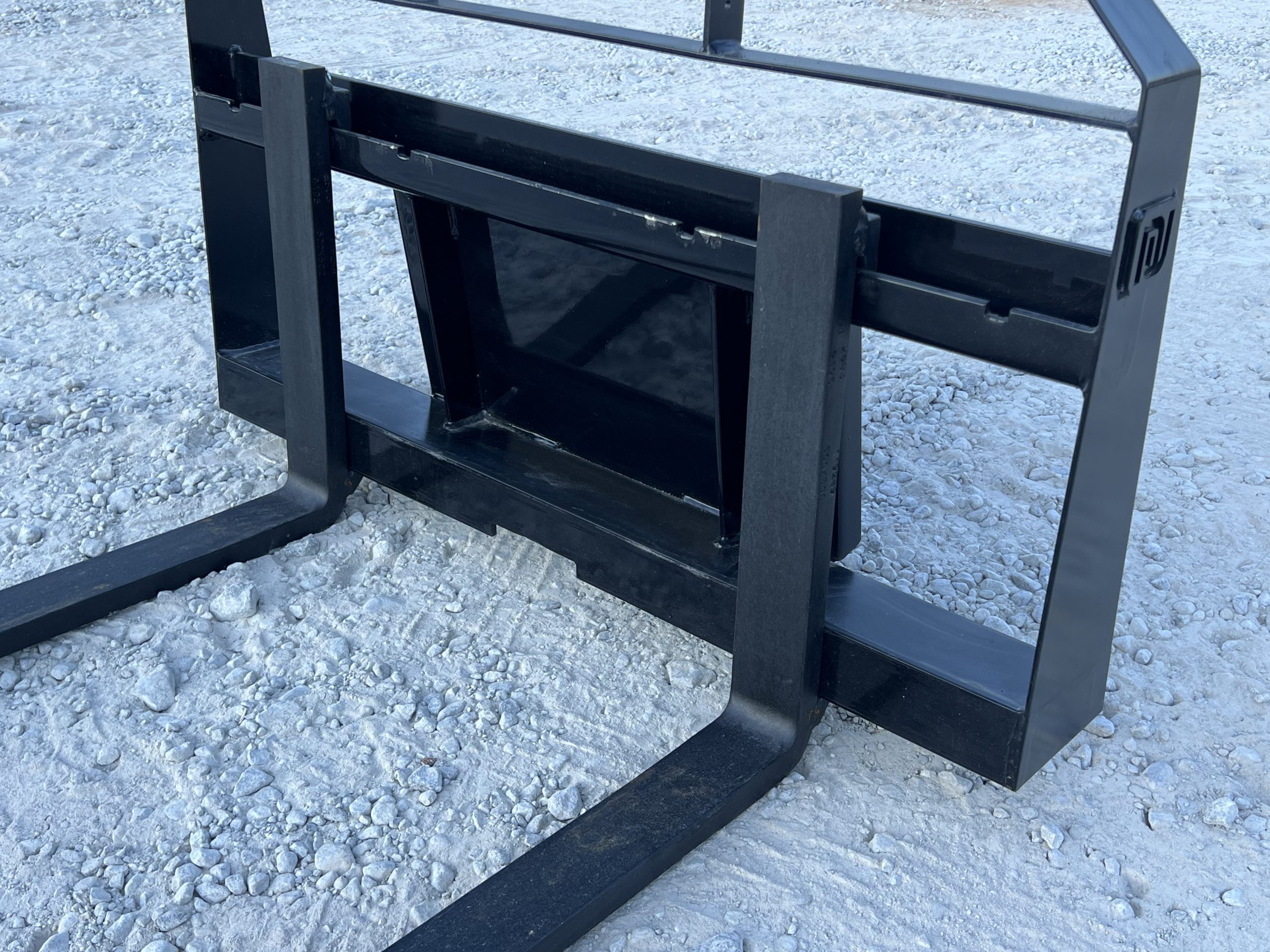 42″ Long 2,200 Pound Wide Rail Pallet Fork Attachment Fits Mini Universal Skid Steer - Image 10