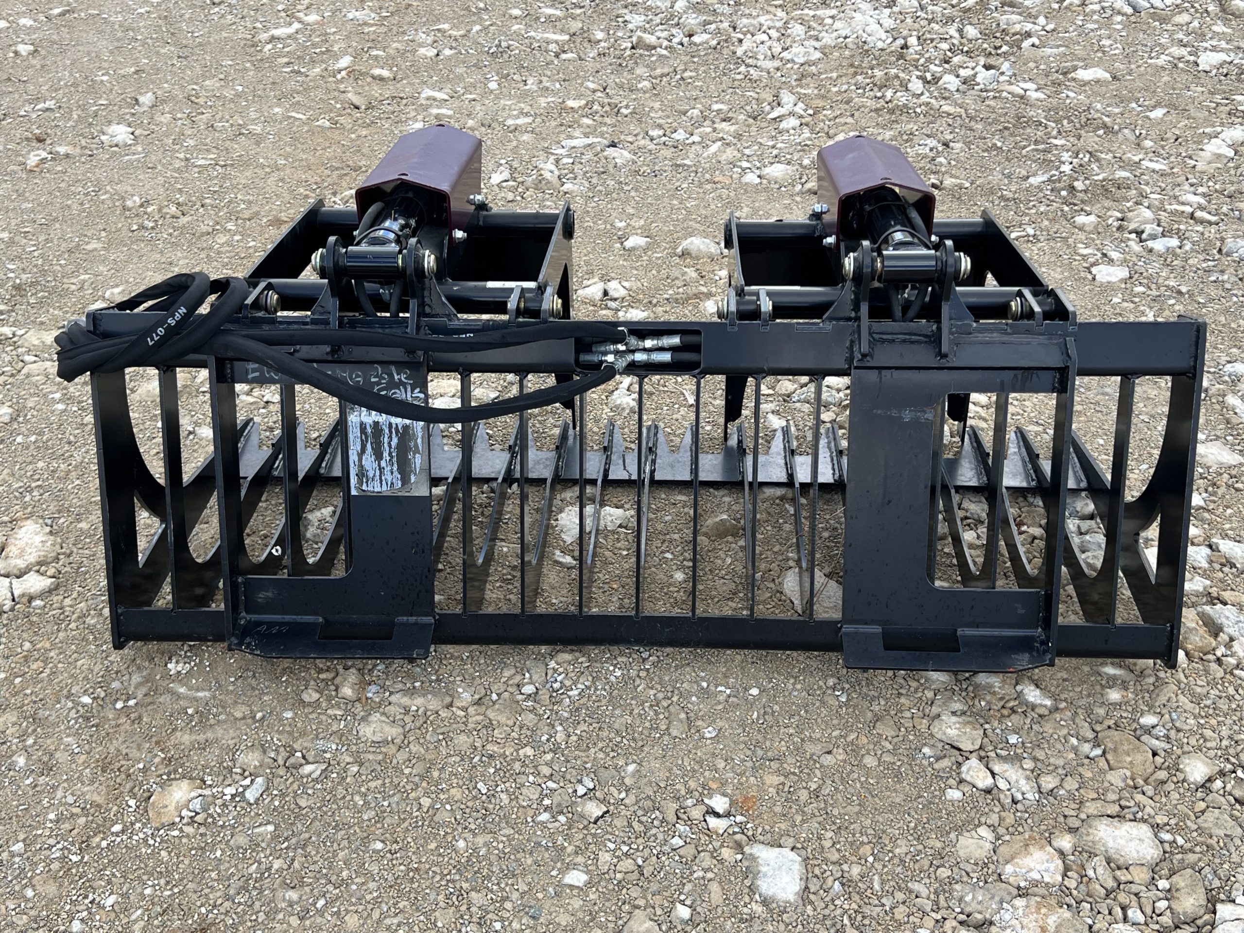 Virnig 60″ V30 Skeleton Rock Bucket Grapple Fits Compact Tractor Quick Attach - Image 6