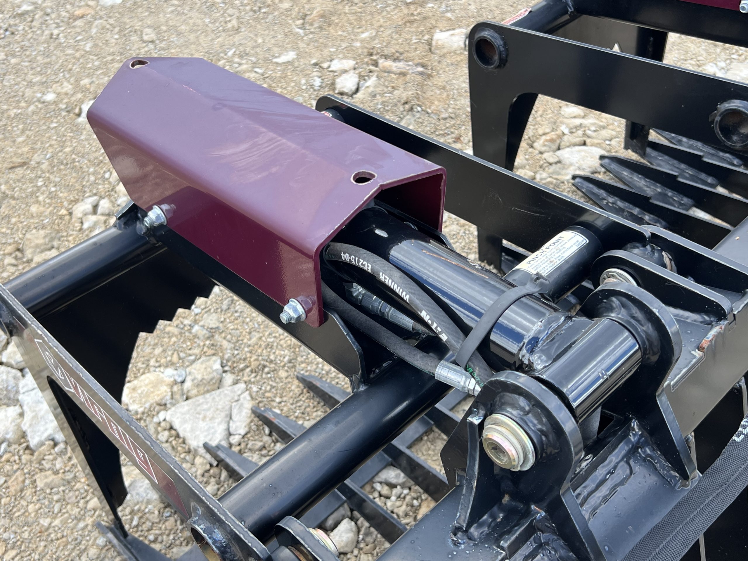 Virnig 60″ V30 Skeleton Rock Bucket Grapple Fits Compact Tractor Quick Attach - Image 10