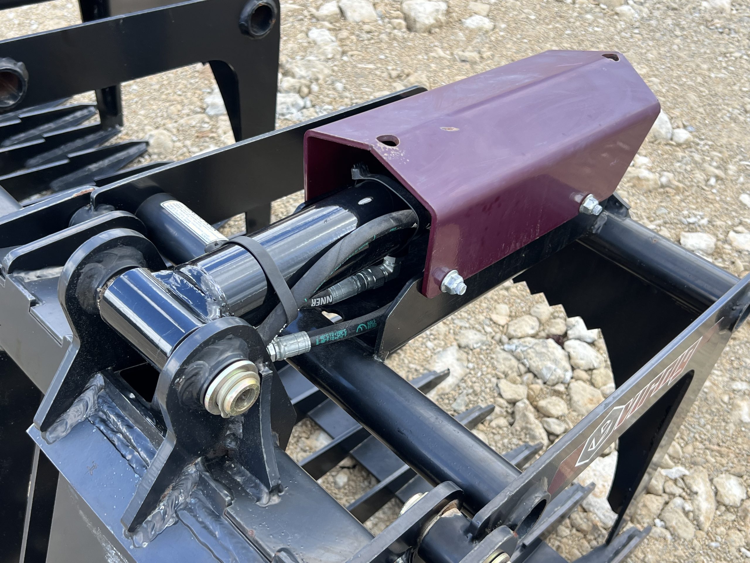 Virnig 60″ V30 Skeleton Rock Bucket Grapple Fits Compact Tractor Quick Attach - Image 11