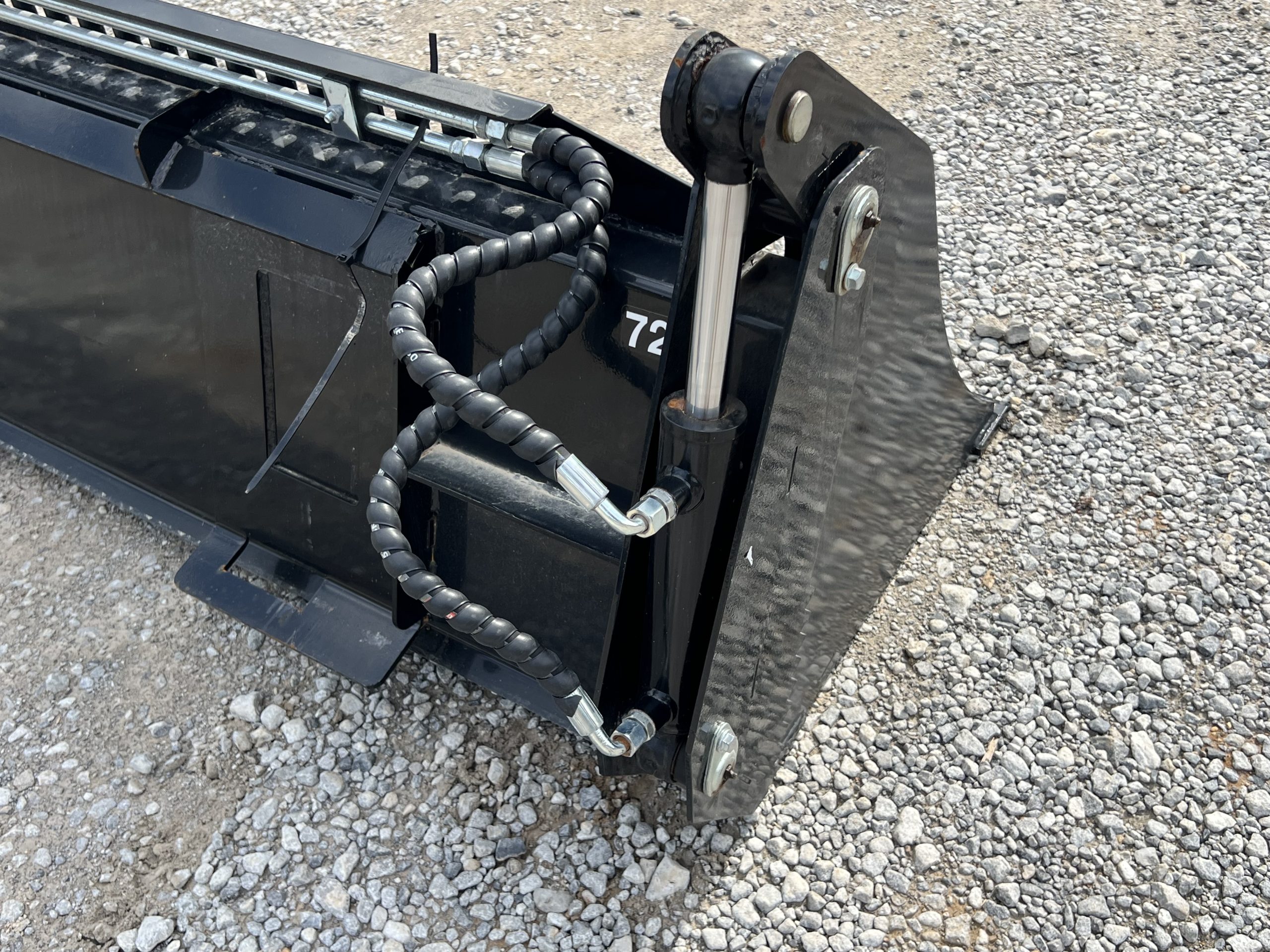 72″ 4-IN-1 Multi Purpose Combination Smooth Bucket Attachment Fits Skid Steer QA - Image 11