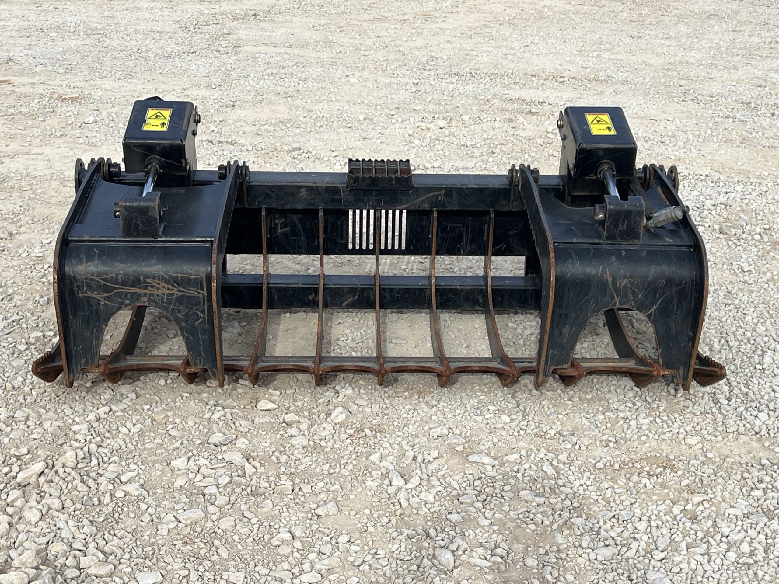 2021 CAT 84″ Industrial Root Rake Grapple Attachment Fits Skid Steer Loader - Image 2