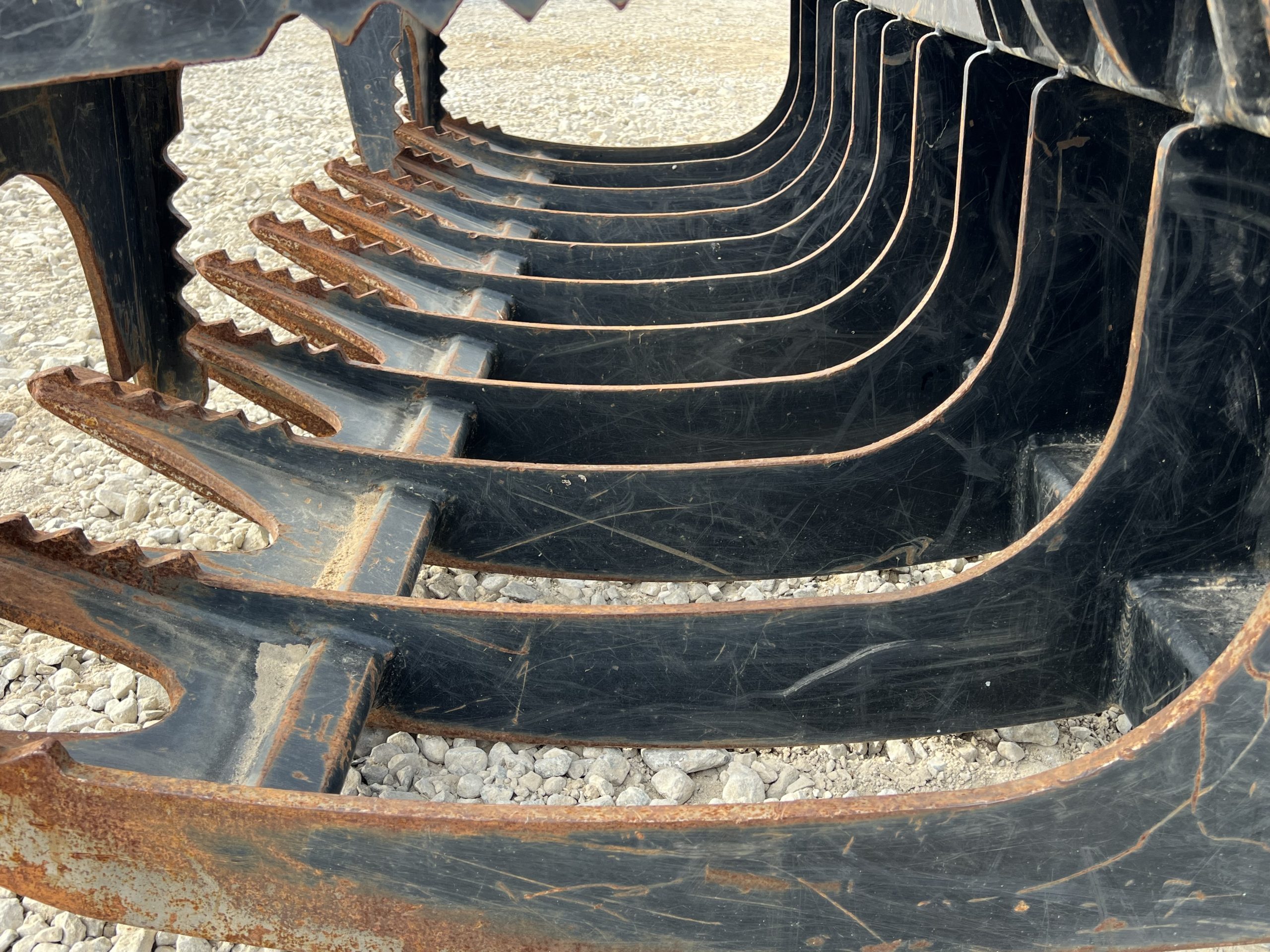 2021 CAT 84″ Industrial Root Rake Grapple Attachment Fits Skid Steer Loader - Image 10