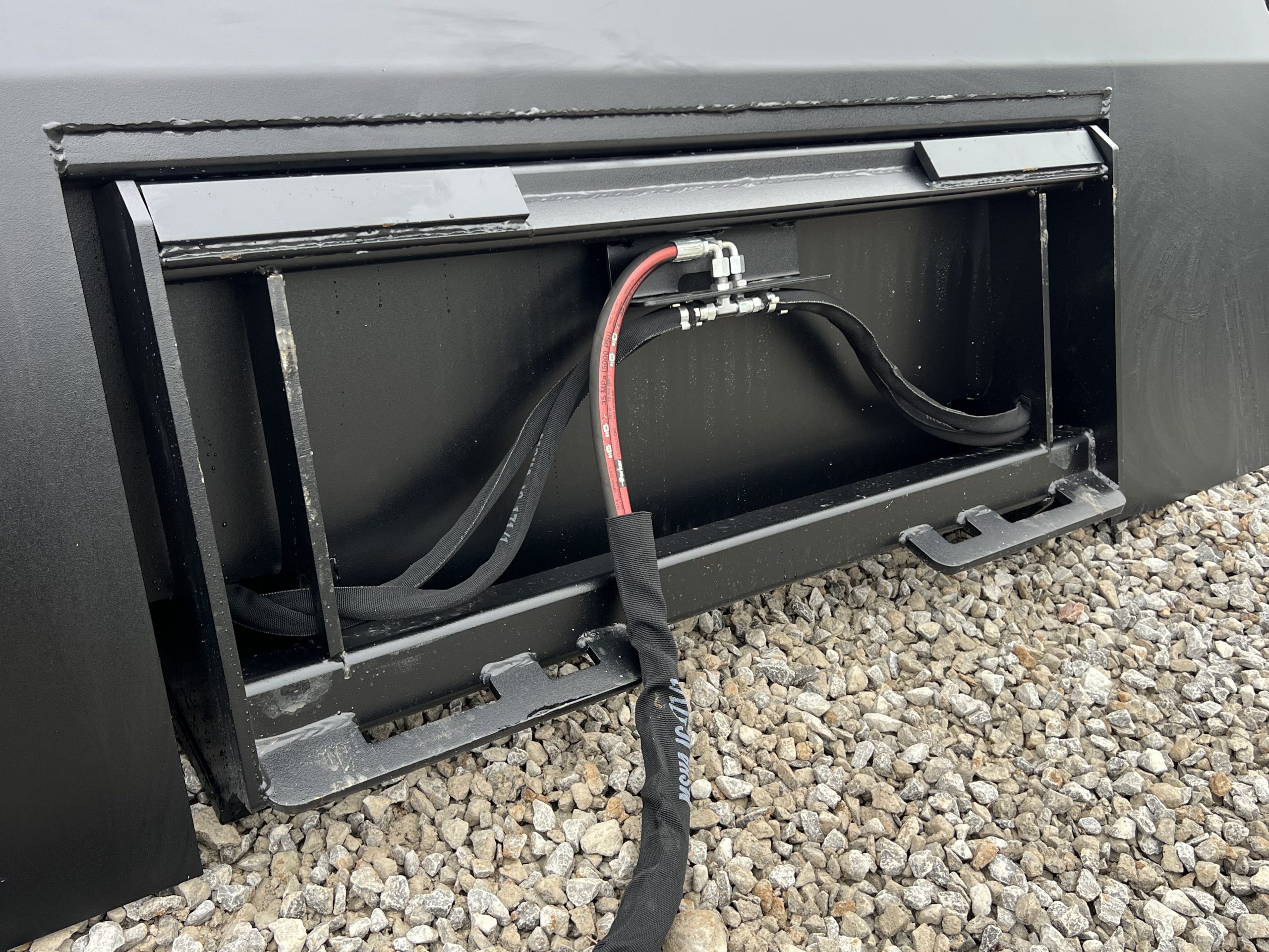 84″ High Front Dump Bucket Attachment Fits Skid Steer Quick Attach - Image 11