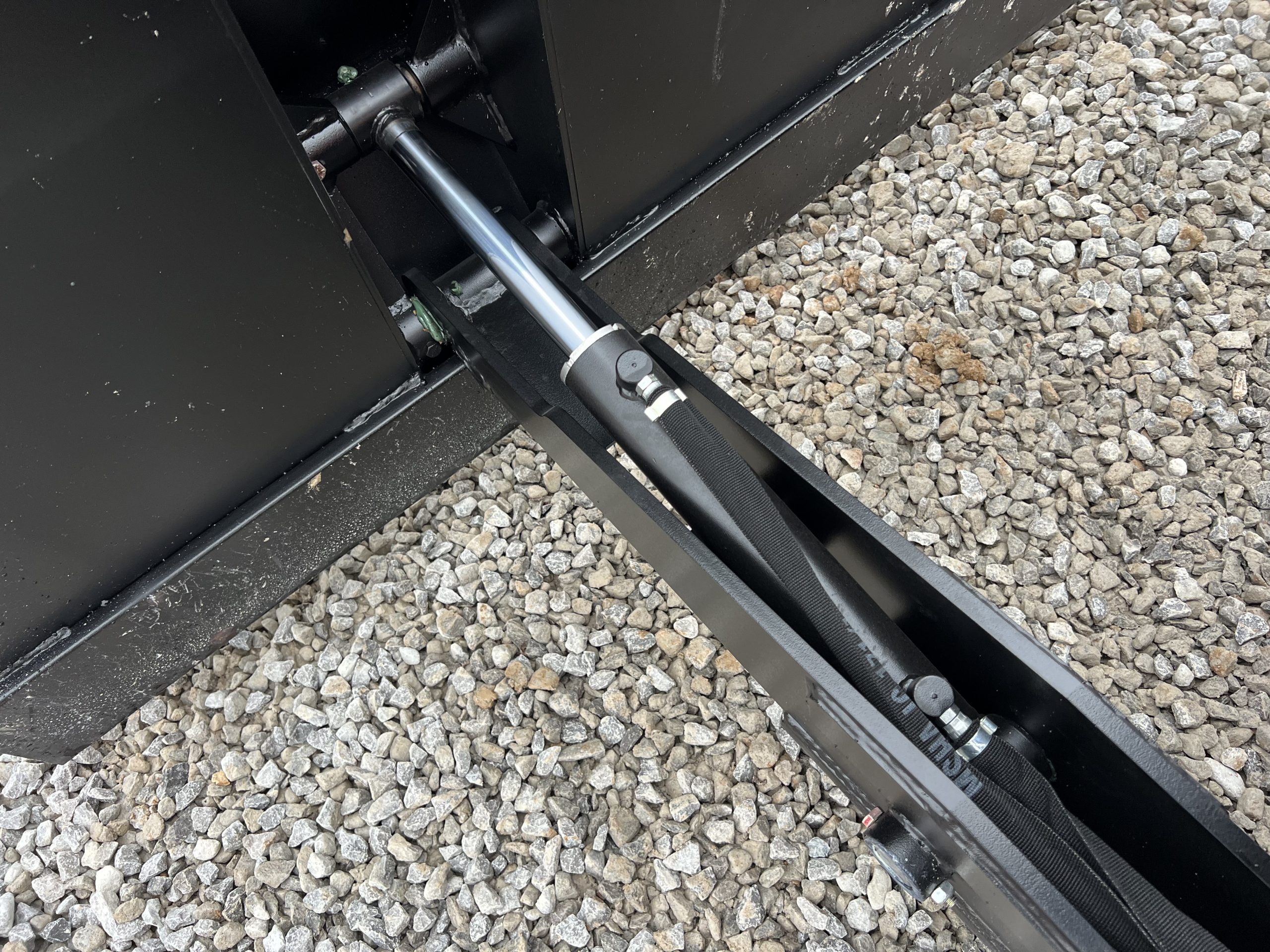 84″ High Front Dump Bucket Attachment Fits Skid Steer Quick Attach - Image 14