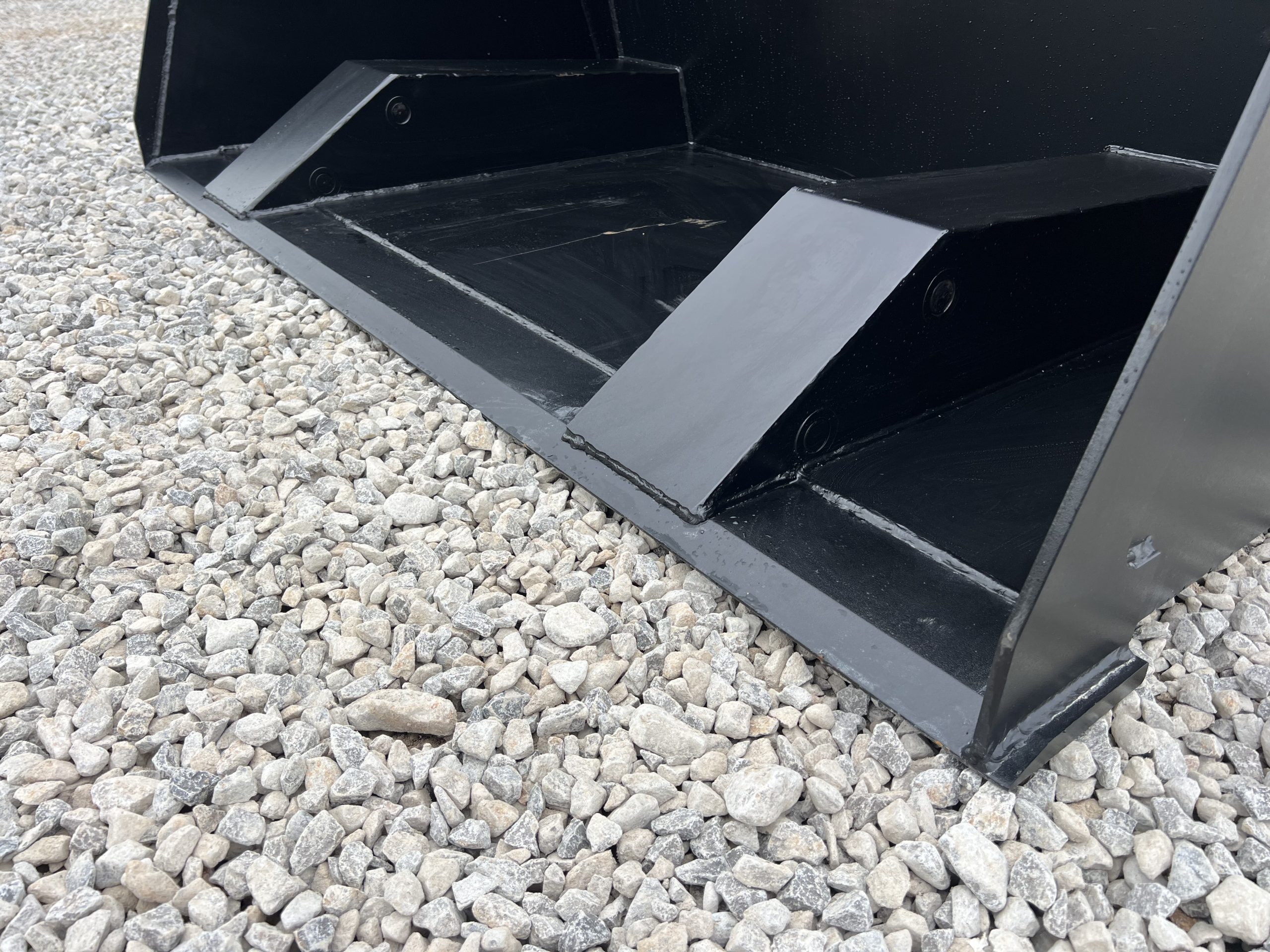 72″ High Front Dump Bucket Attachment Fits Skid Steer Quick Attach - Image 9