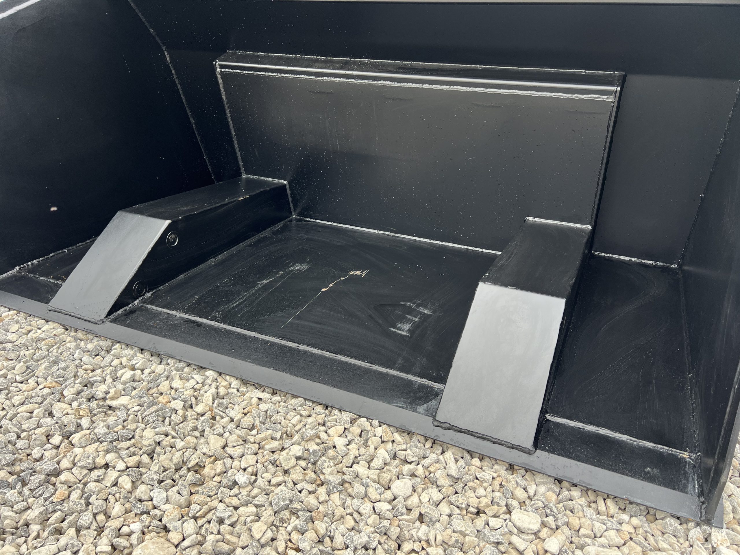 72″ High Front Dump Bucket Attachment Fits Skid Steer Quick Attach - Image 10