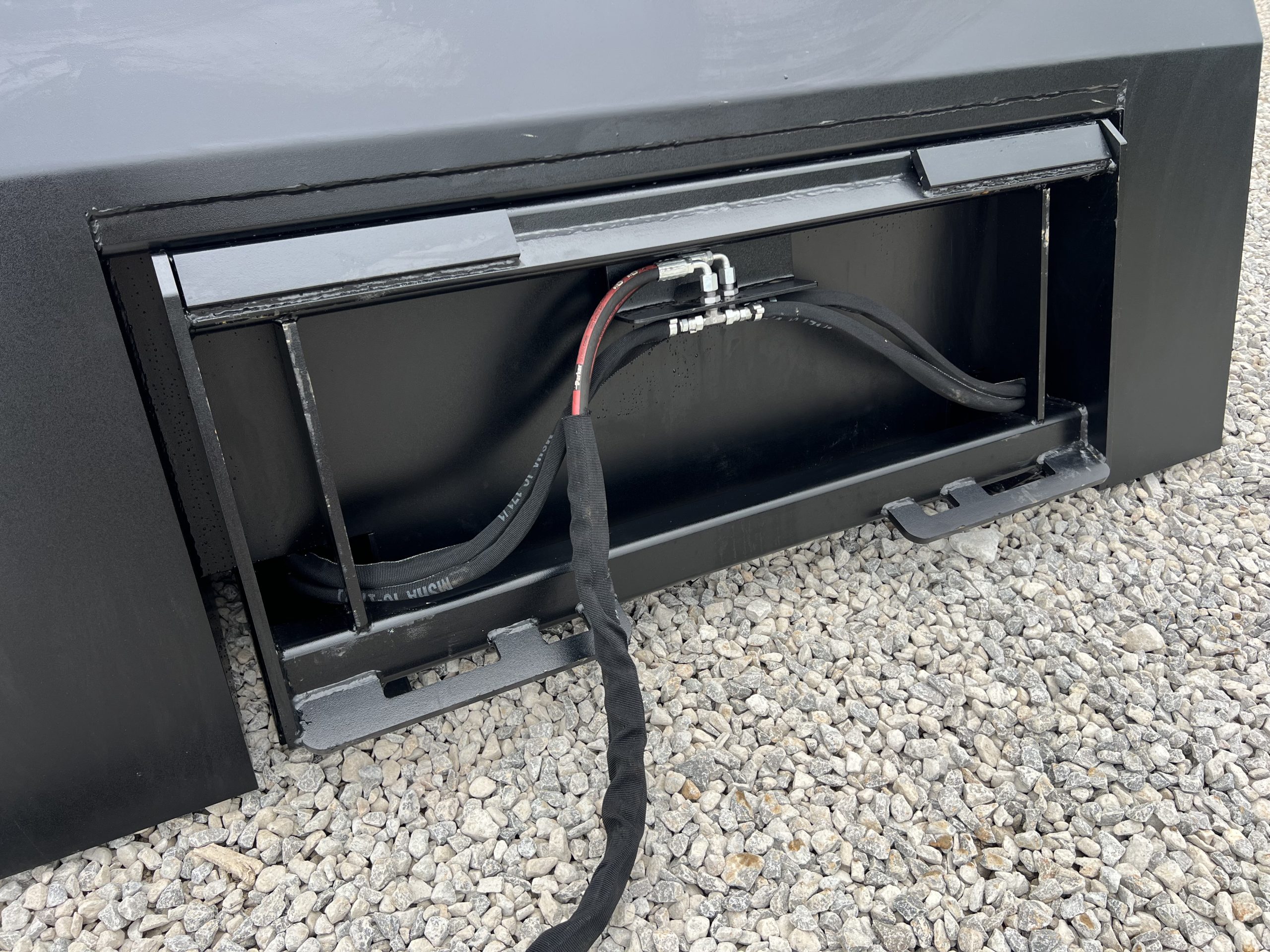 72″ High Front Dump Bucket Attachment Fits Skid Steer Quick Attach - Image 11