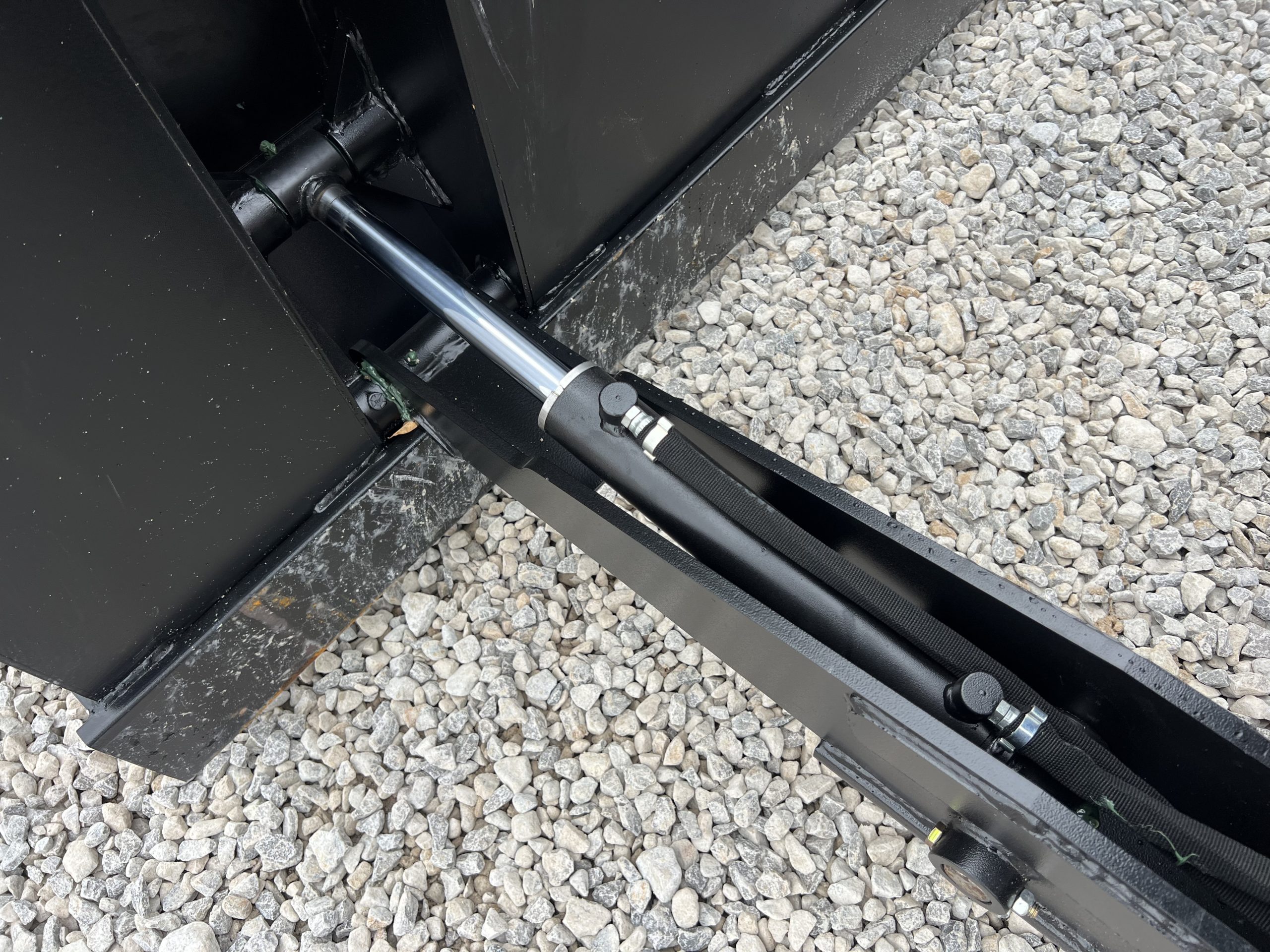 72″ High Front Dump Bucket Attachment Fits Skid Steer Quick Attach - Image 15