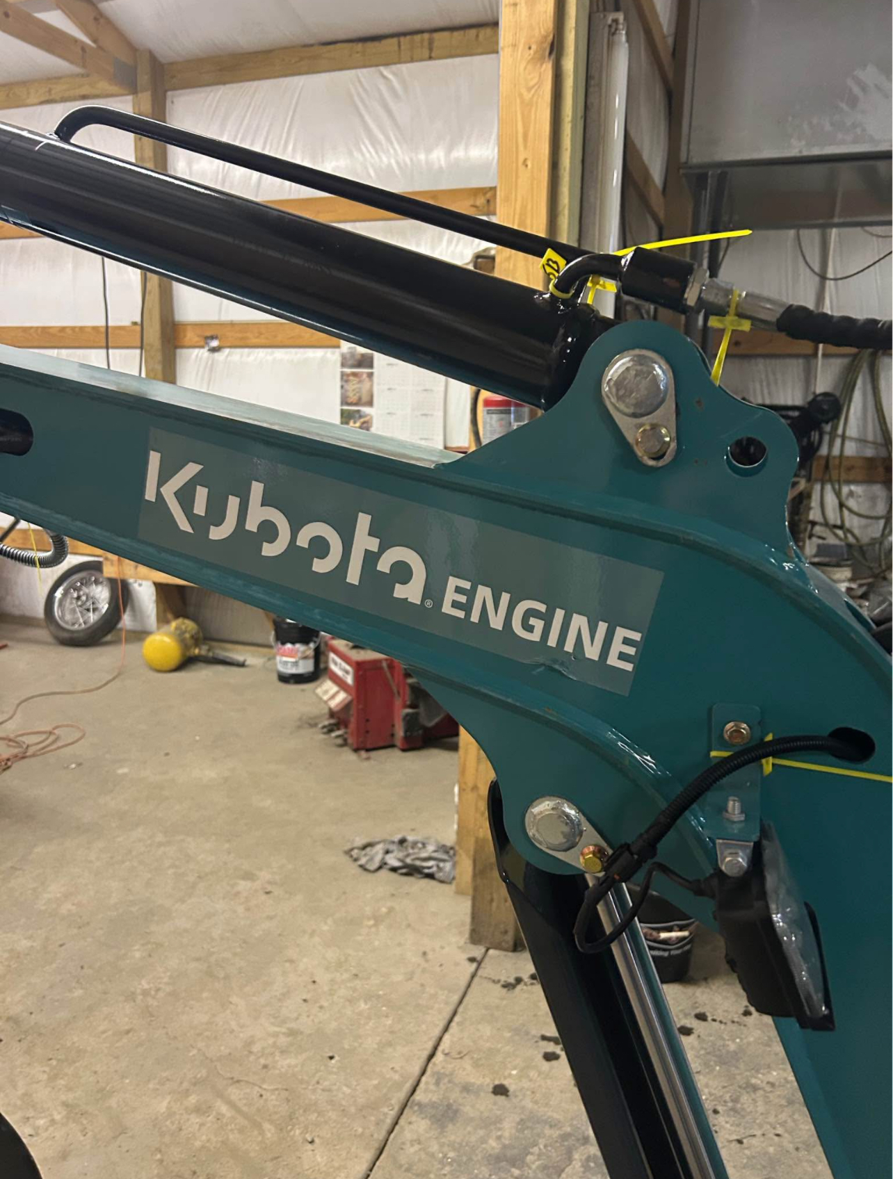 Dig Master DM200 Mini Excavator Kubota Diesel Engine - Image 3