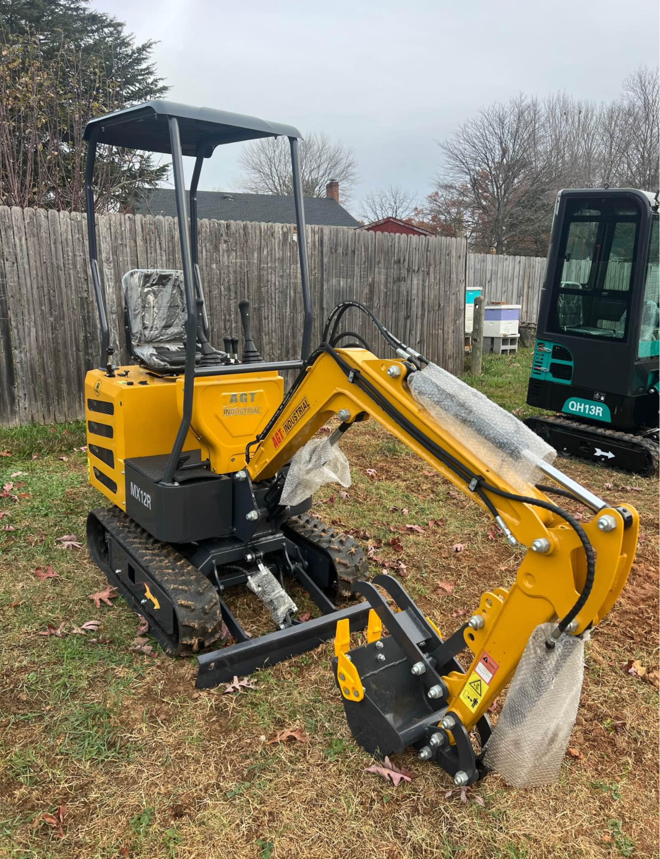 MX12R 1-Ton Mini Excavator - Image 2