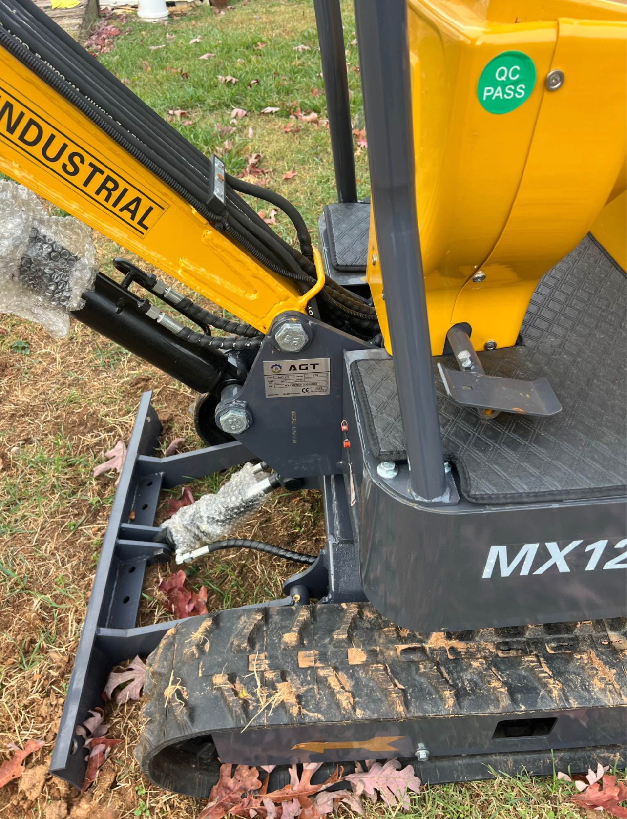 MX12R 1-Ton Mini Excavator - Image 6