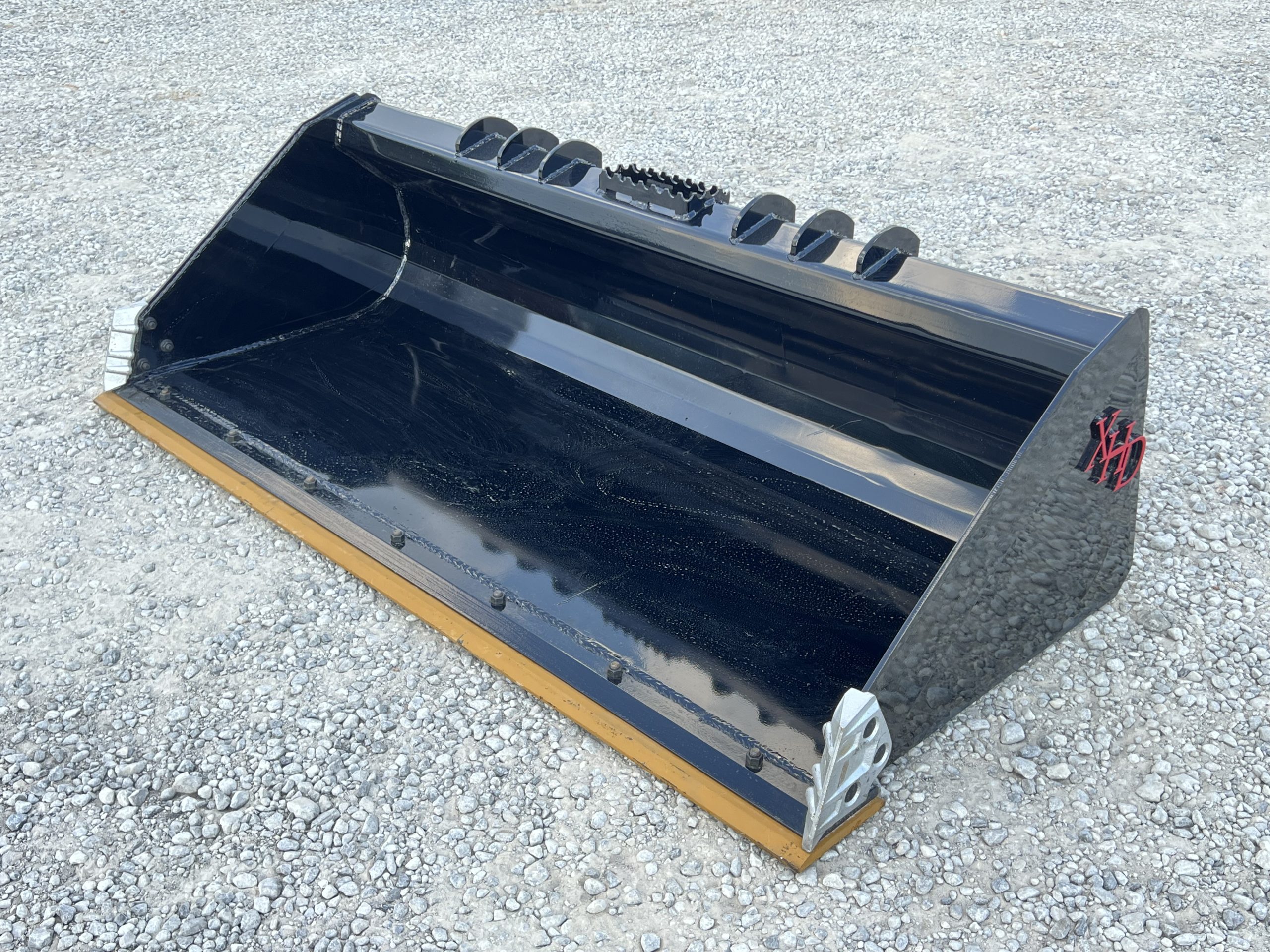 XHD 84″ Severe Duty Smooth Bucket with Bolt On Cutting Edge Fits Compact Track Loader - Image 3
