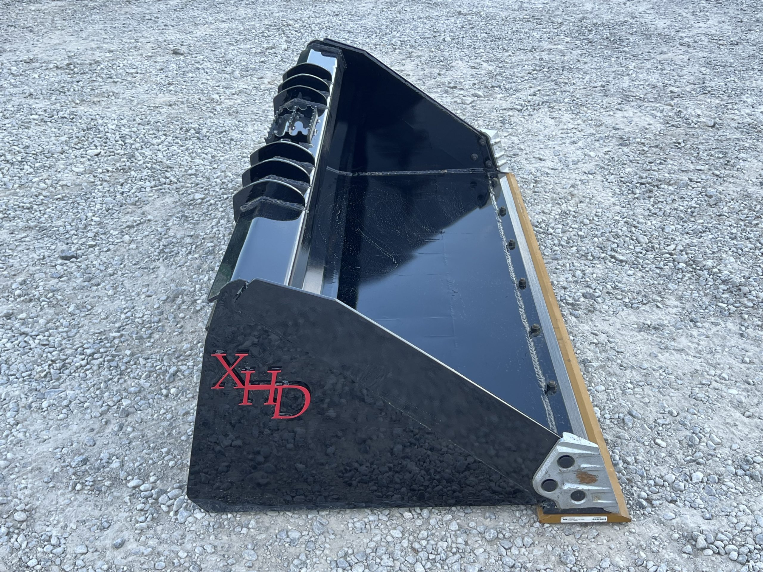 XHD 84″ Severe Duty Smooth Bucket with Bolt On Cutting Edge Fits Compact Track Loader - Image 4