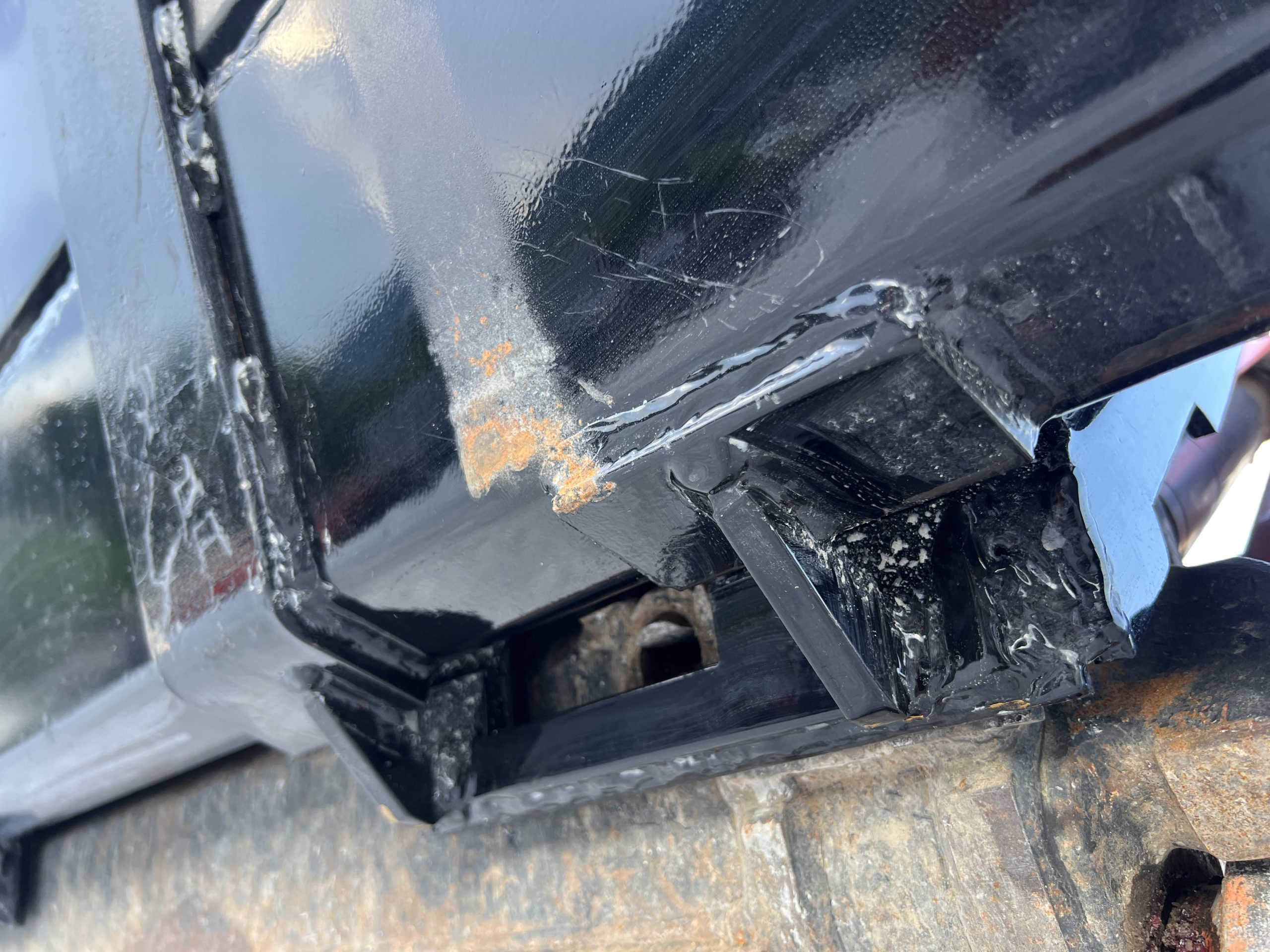 XHD 84″ Severe Duty Smooth Bucket with Bolt On Cutting Edge Fits Compact Track Loader - Image 15