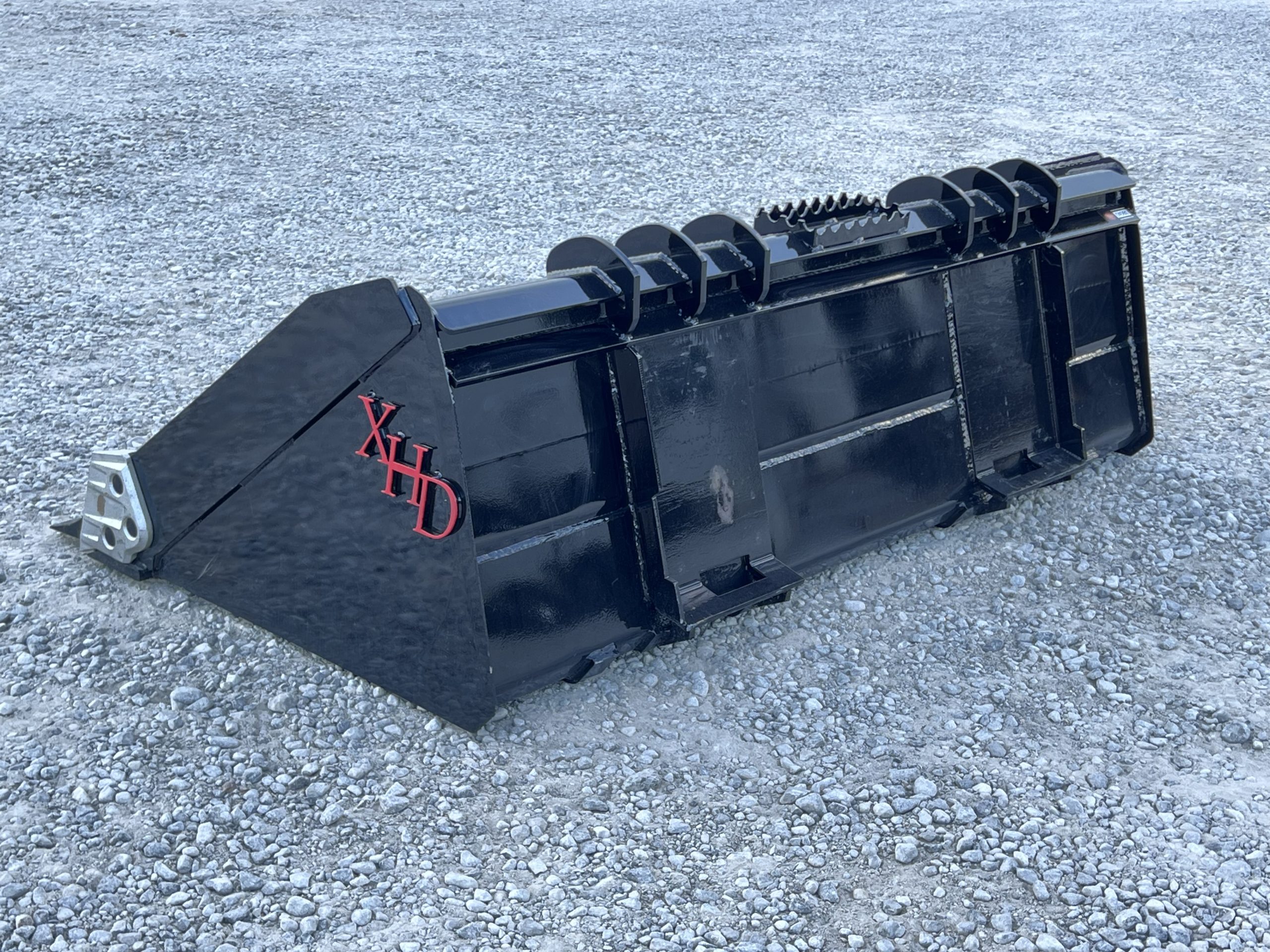 XHD 73″ Severe Duty Tooth Bucket with Side Cutters Fits Compact Track Loader - Image 7