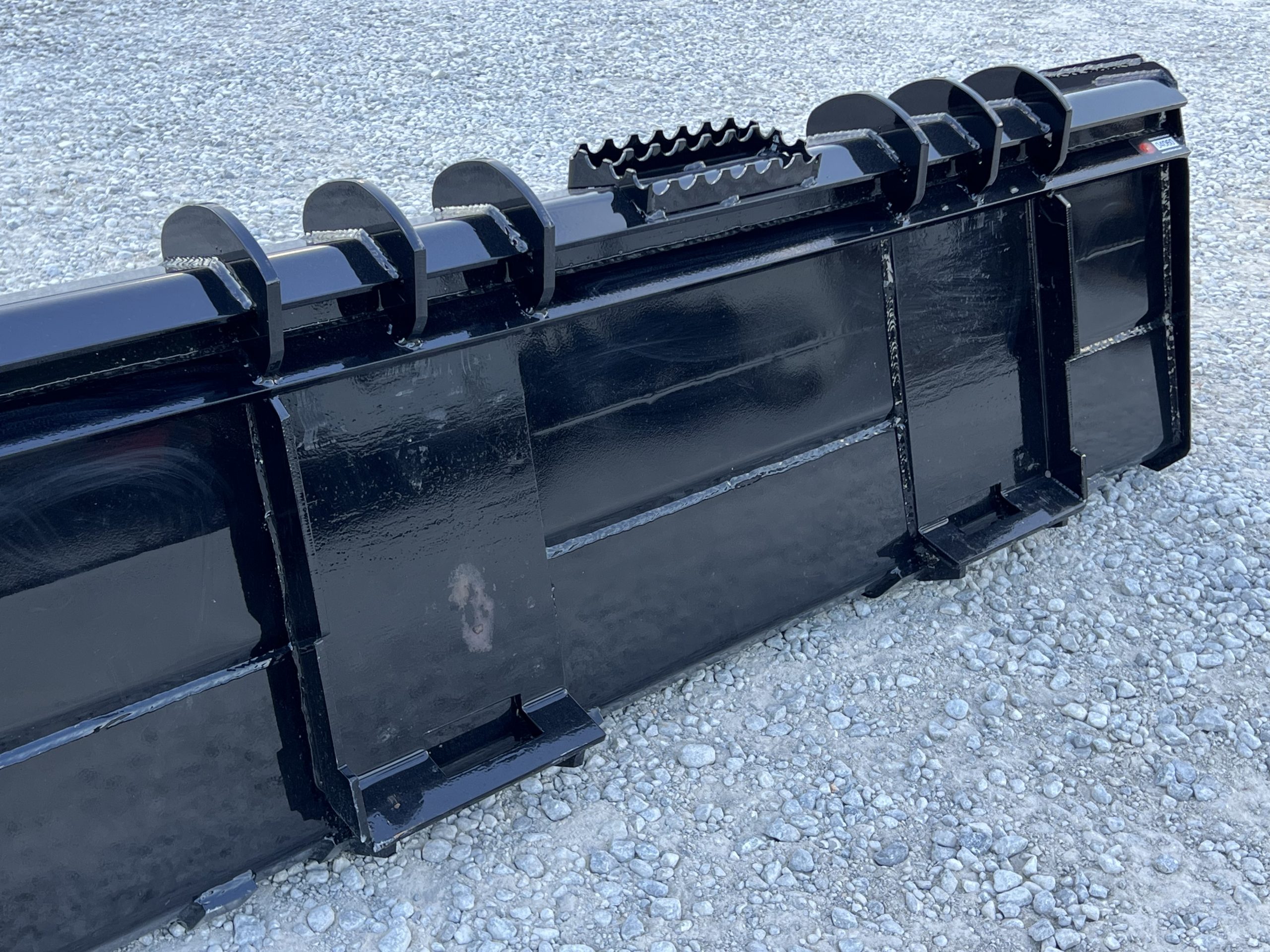 XHD 73″ Severe Duty Tooth Bucket with Side Cutters Fits Compact Track Loader - Image 12