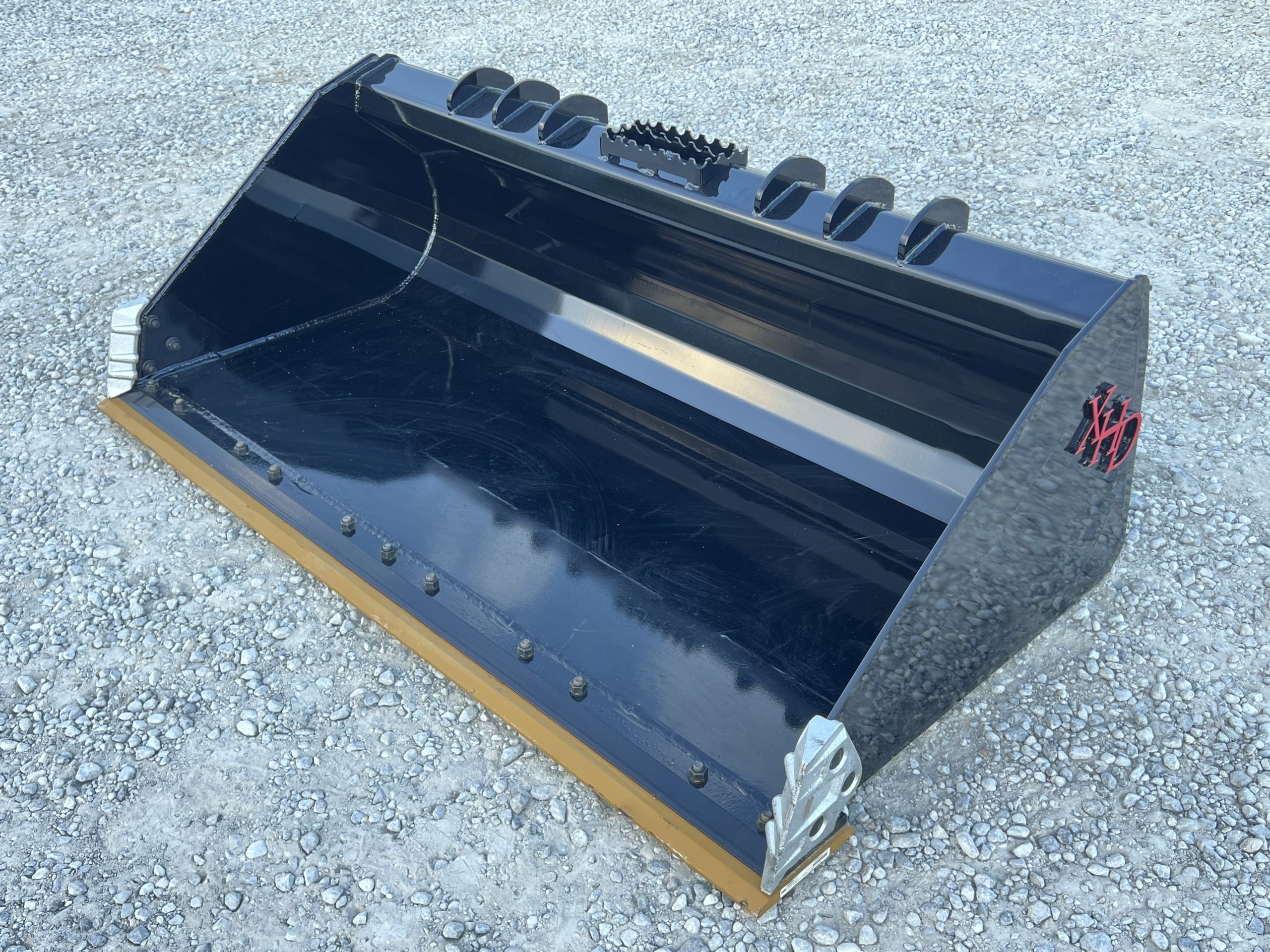 XHD 73″ Severe Duty Smooth Bucket with Bolt On Cutting Edge Fits Compact Track Loader - Image 3