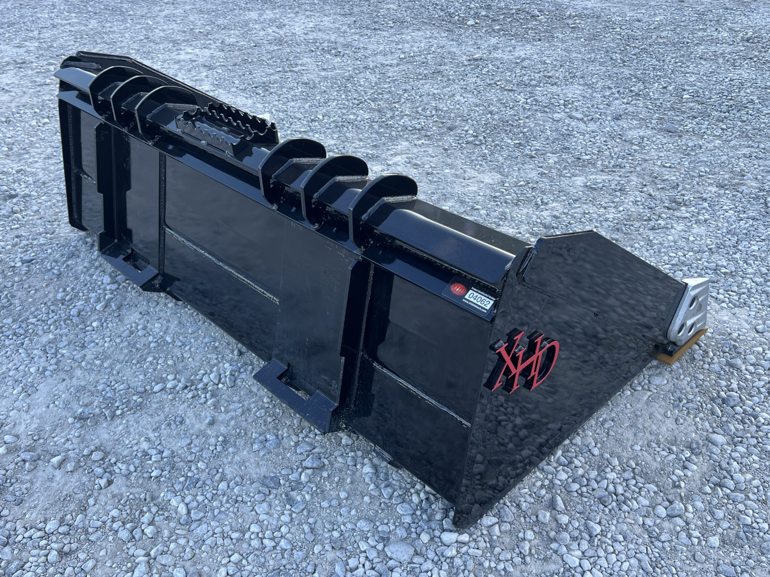XHD 73″ Severe Duty Smooth Bucket with Bolt On Cutting Edge Fits Compact Track Loader - Image 5