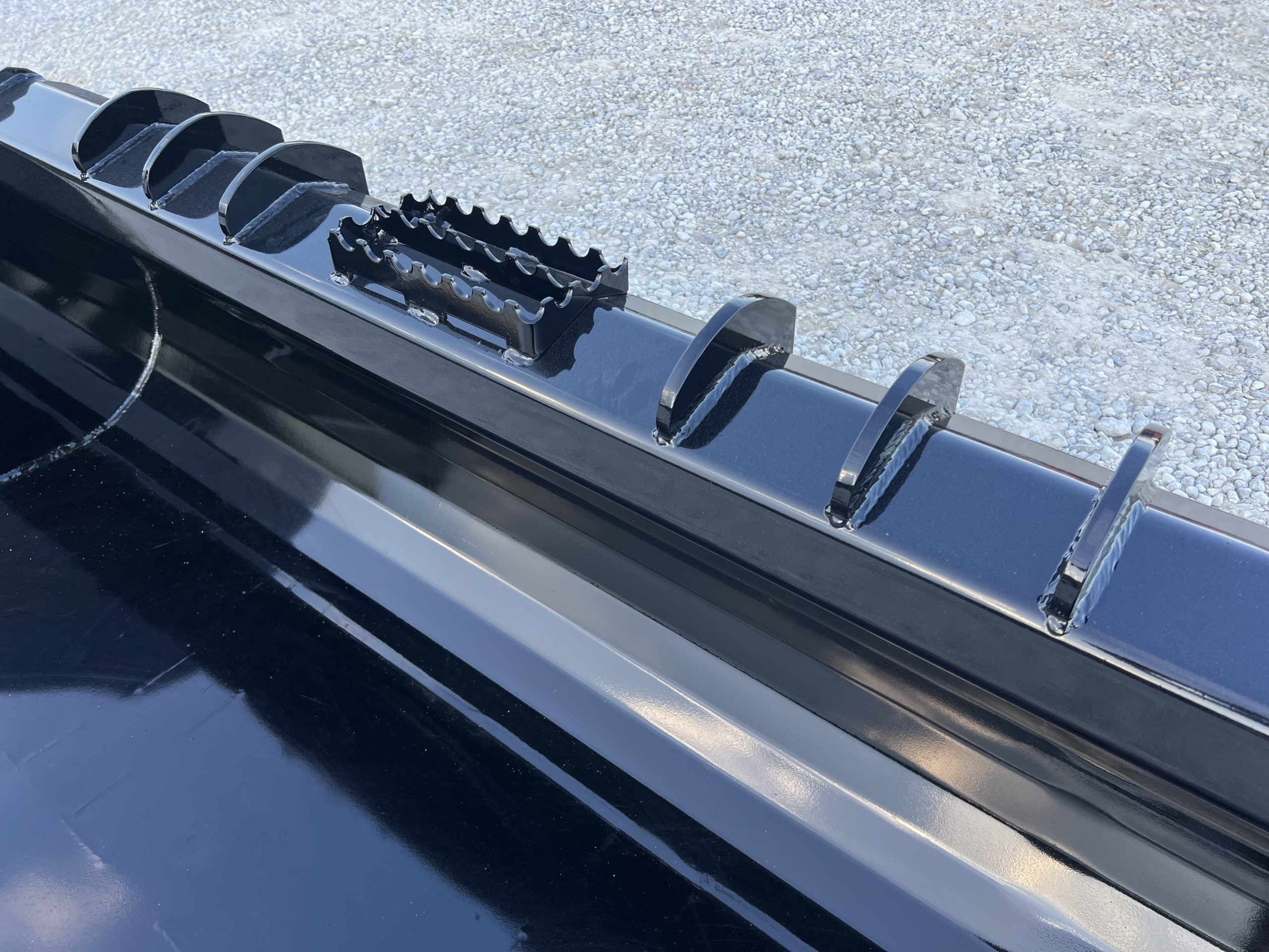 XHD 73″ Severe Duty Smooth Bucket with Bolt On Cutting Edge Fits Compact Track Loader - Image 11