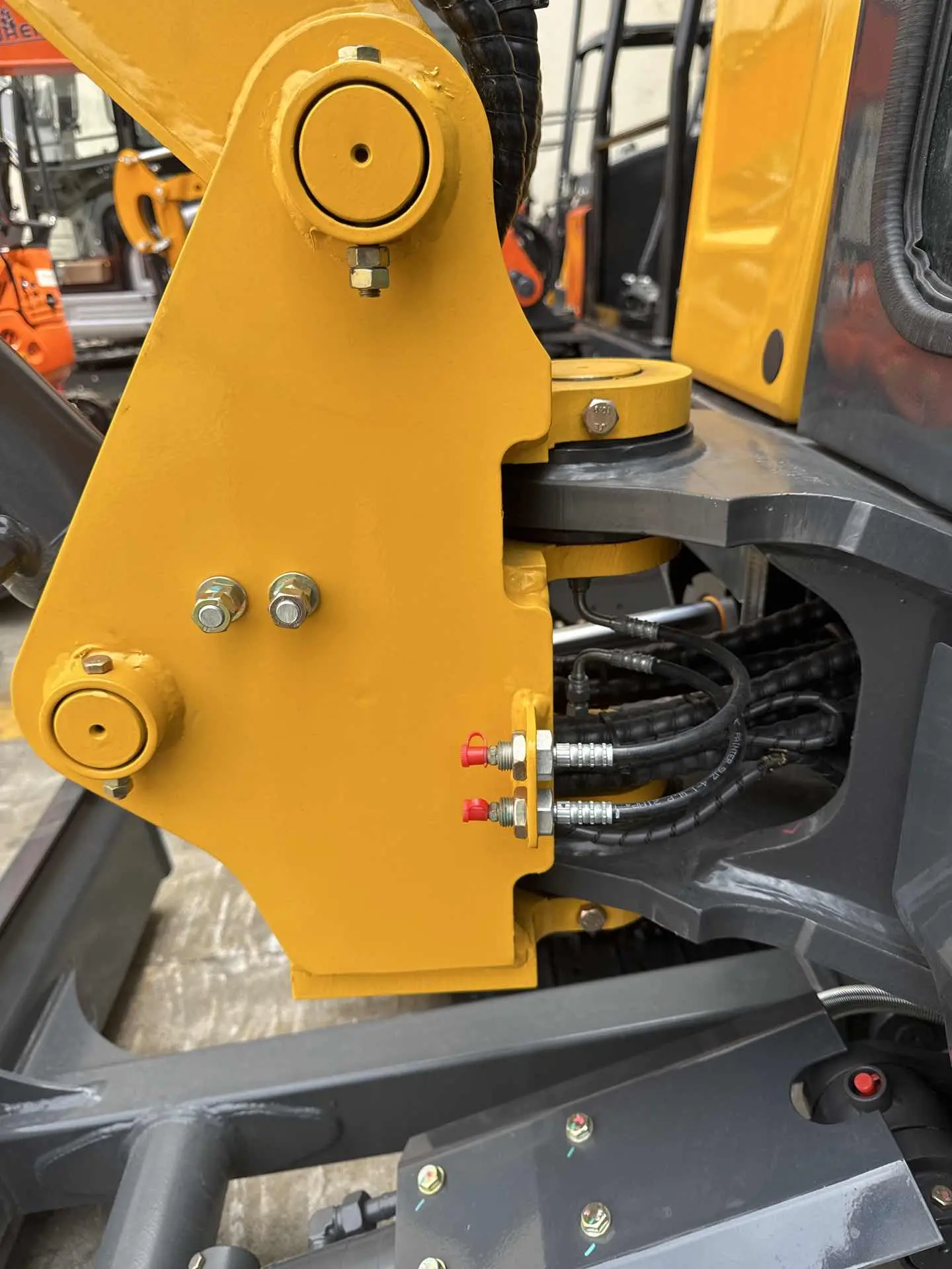 Amazing LandHero 3.5T Excavator Amazing LandHero 3.5T Excavator - Image 4